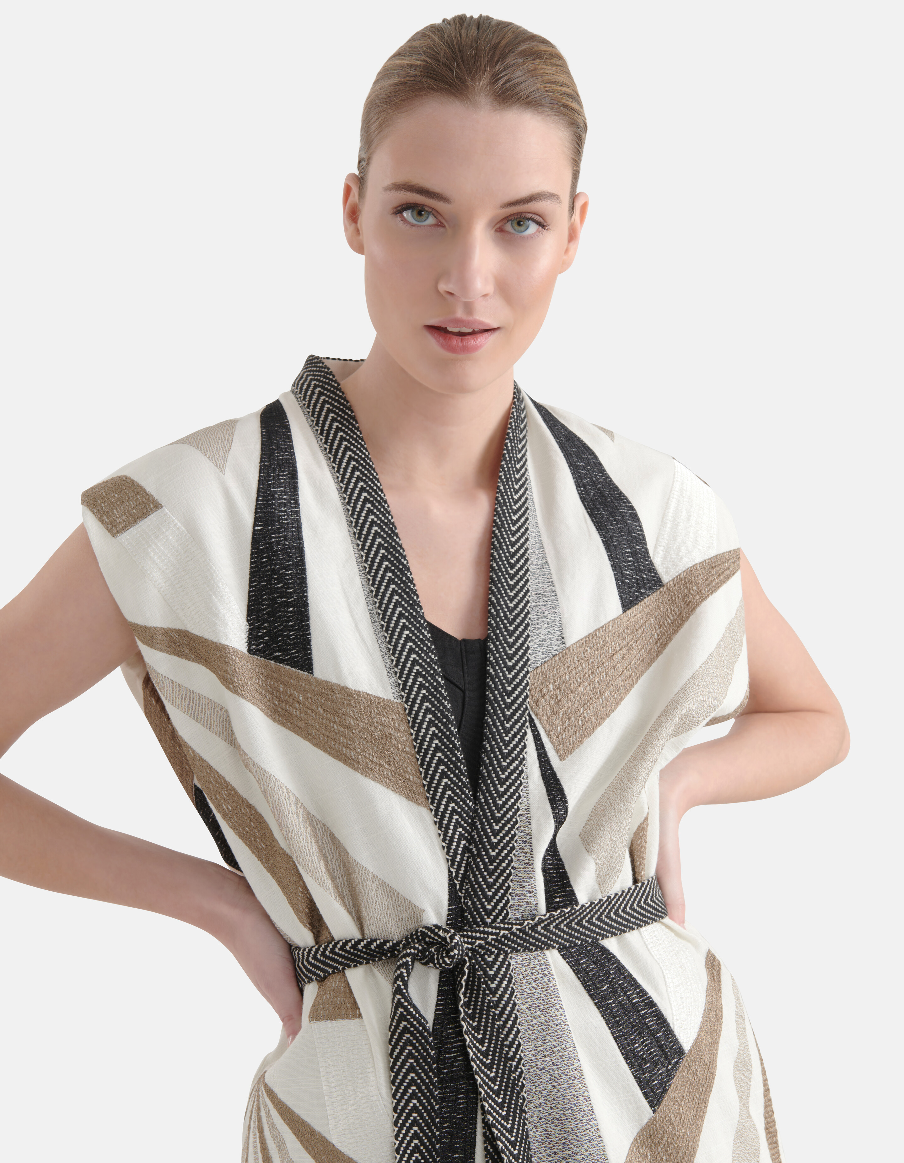 Grafisch Sleeveless Gilet Gebroken Wit By Mieke SHOEBY WOMEN