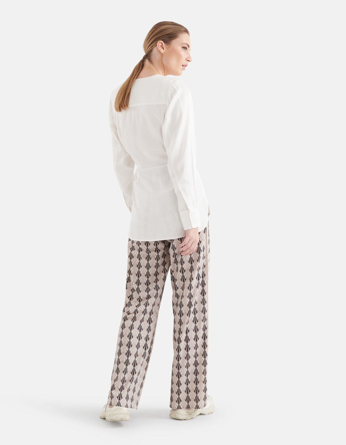 Satijnen Wrap Blouse Gebroken Wit By Mieke SHOEBY WOMEN