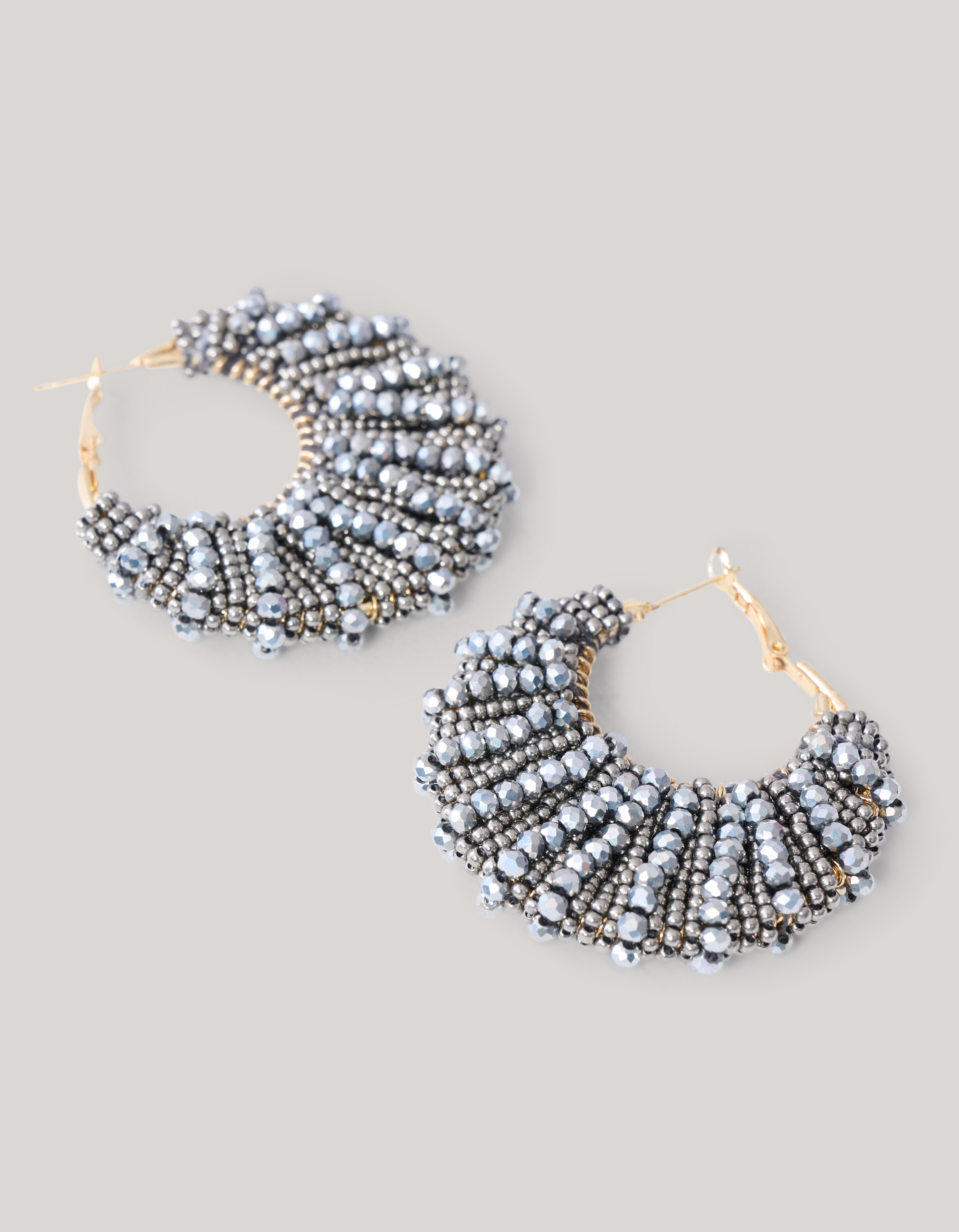 Bulky Beaded Oorbellen Donkergrijs SHOEBY ACCESSOIRES