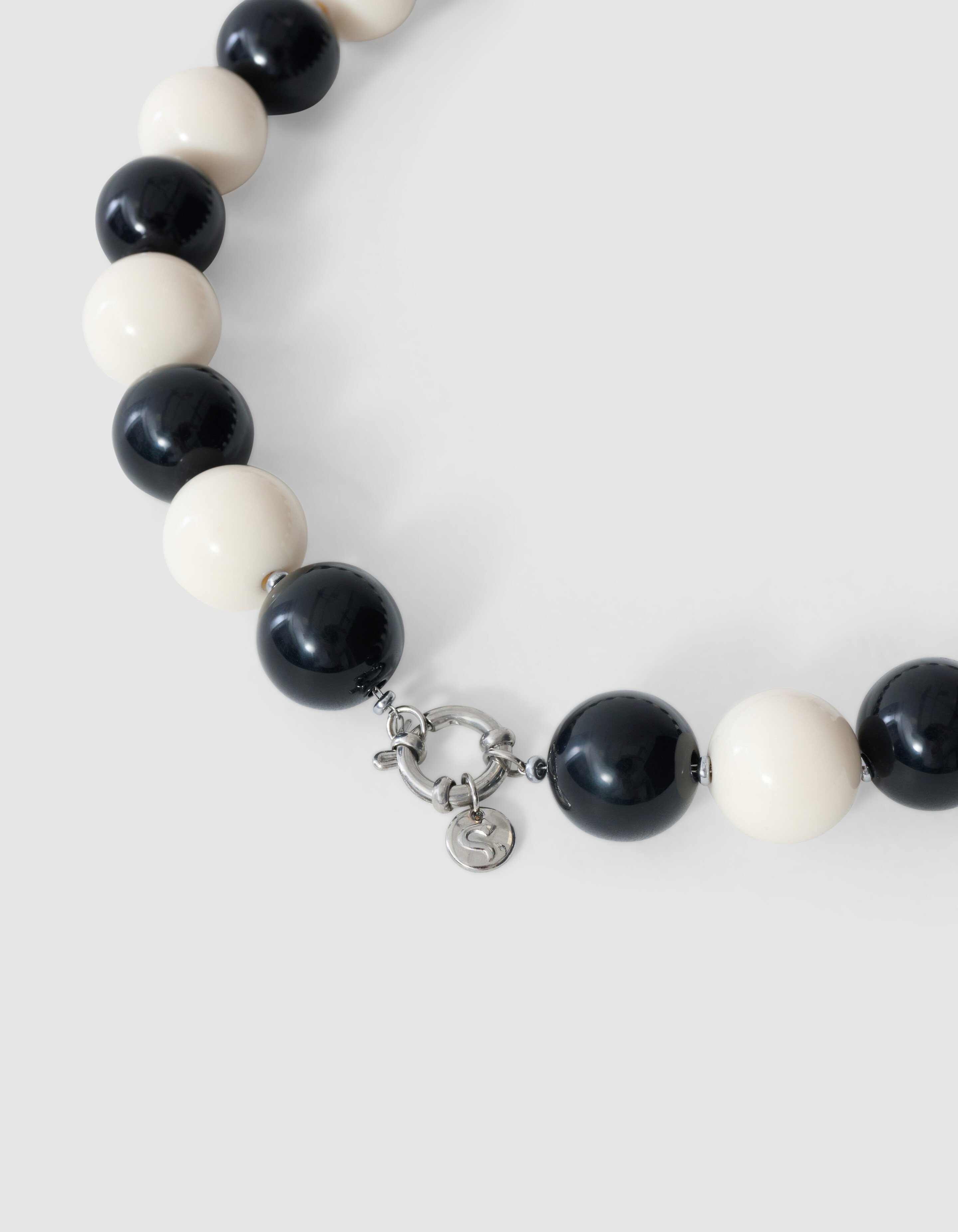 Ronde Beaded Ketting Zwart/Wit SHOEBY ACCESSOIRES