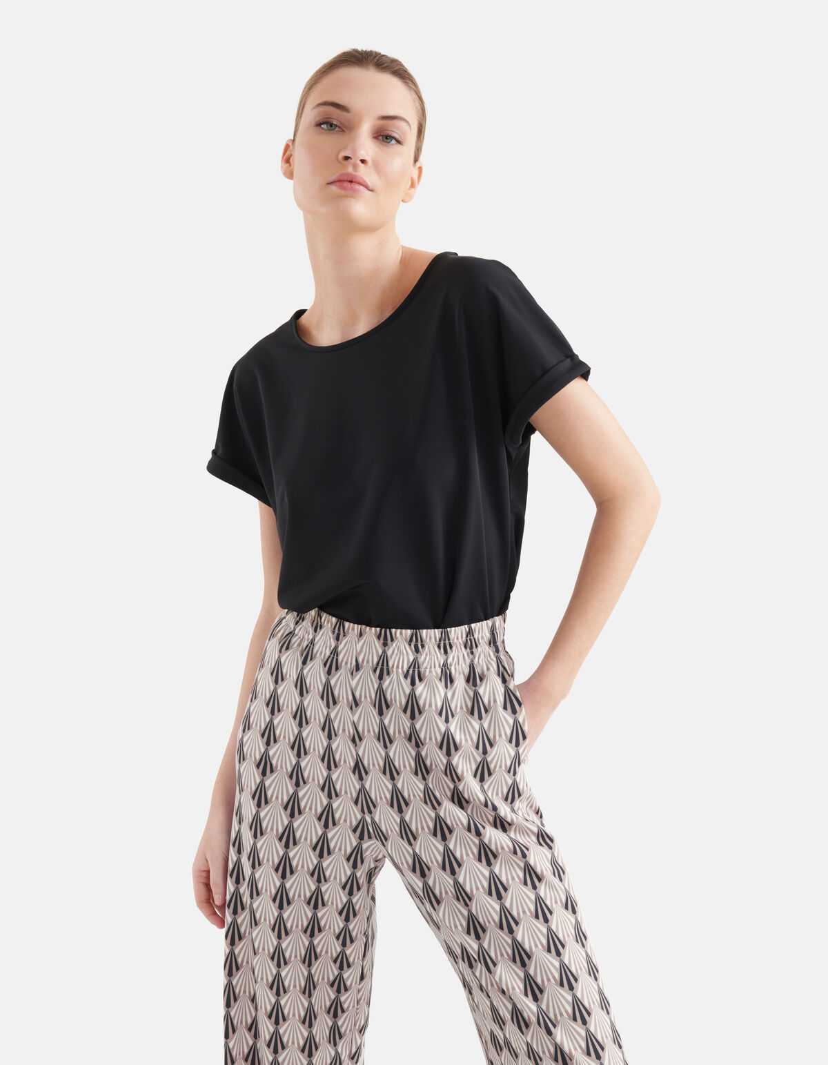 Travel T-shirt Zwart By Mieke SHOEBY WOMEN