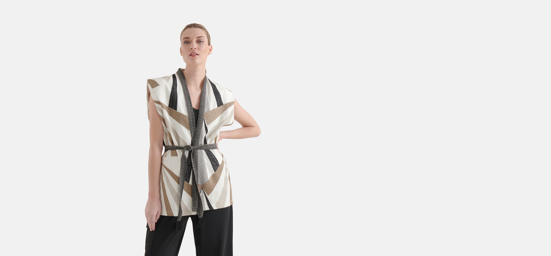 Grafisch Sleeveless Gilet Gebroken Wit By Mieke SHOEBY WOMEN