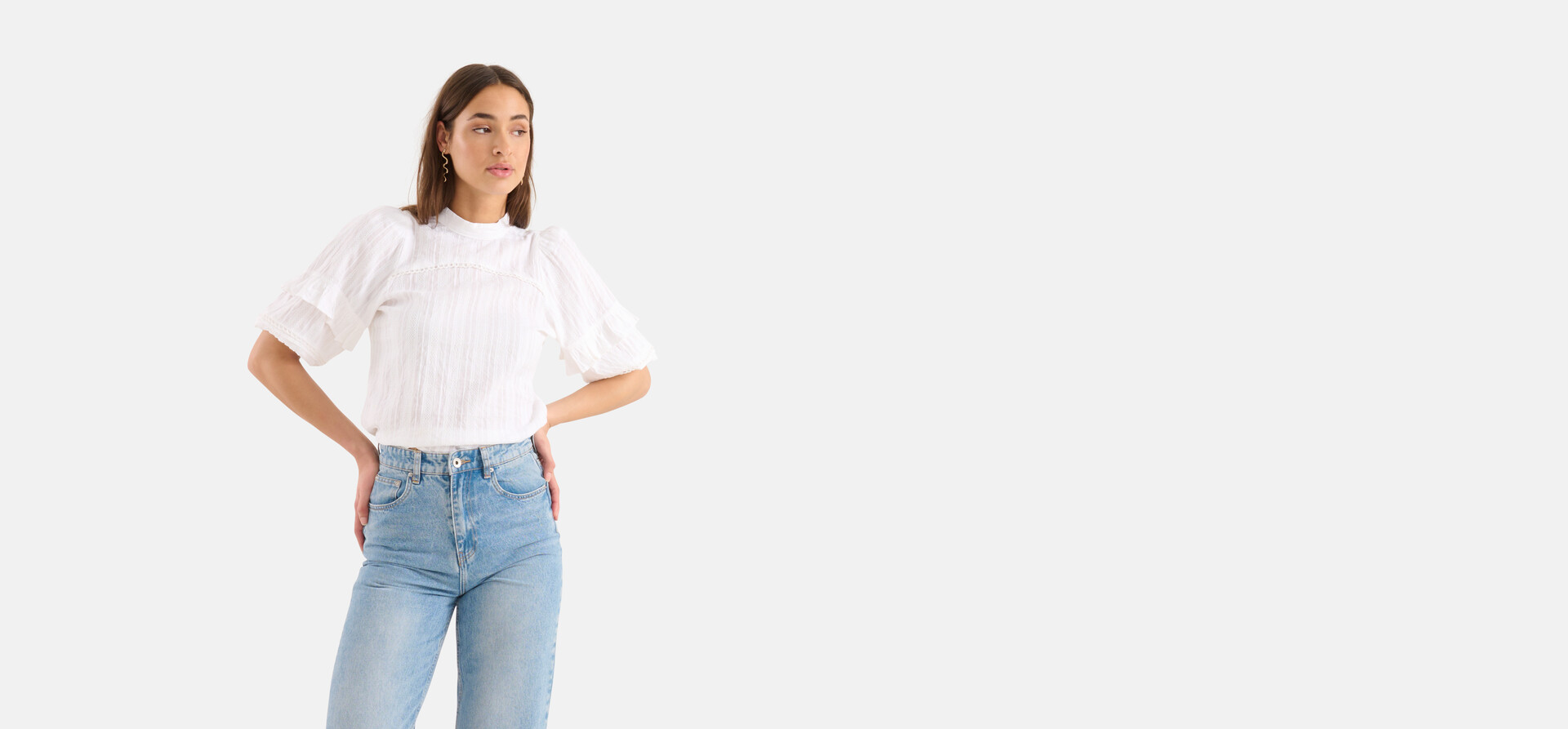 Ruffle Blouse Wit SHOEBY WOMEN