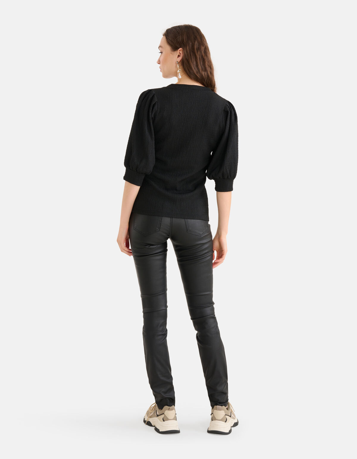 Crinkle V-hals Top Zwart SHOEBY WOMEN