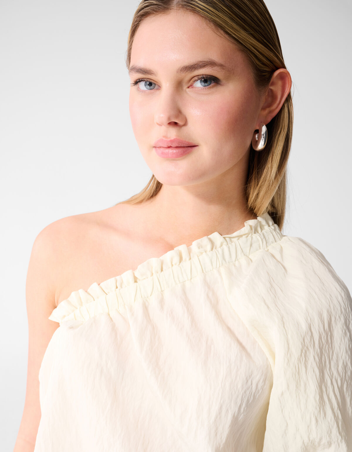 Asymmetrische Twist Puff Top Gebroken Wit SHOEBY WOMEN