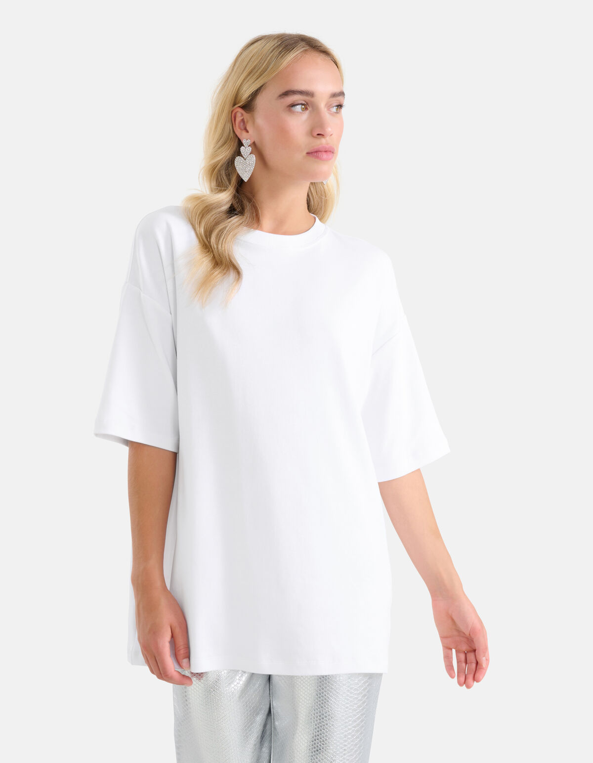 Oversized T-shirt Wit By Monica SHOEBY WOMEN