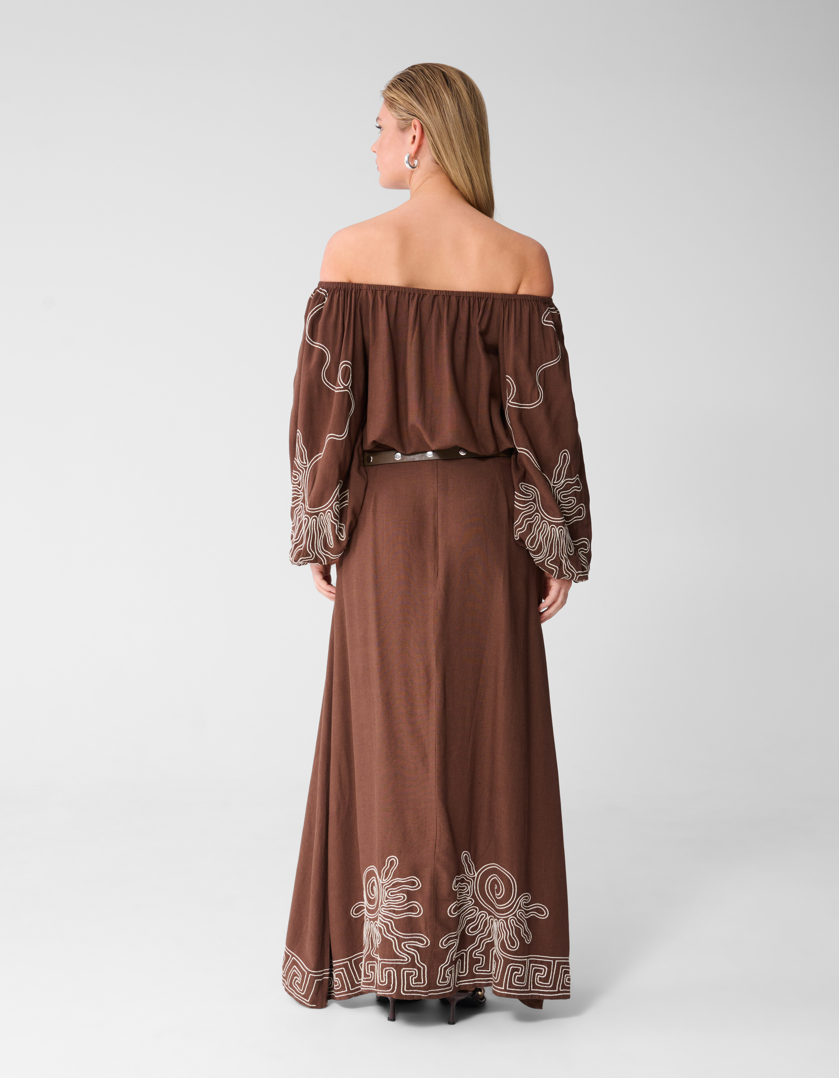 Embroidery Off Shoulder Top Bruin SHOEBY WOMEN