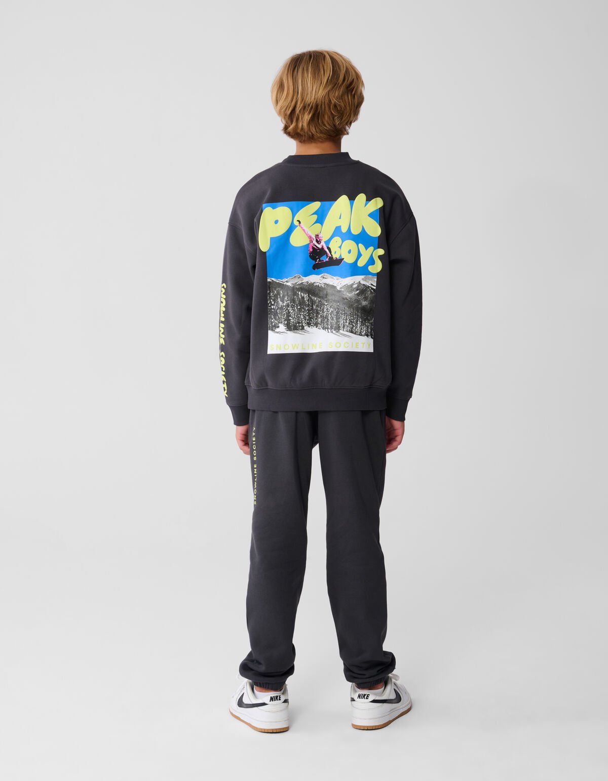 Peak Artwork Sweater Donkergrijs SHOEBY BOYS