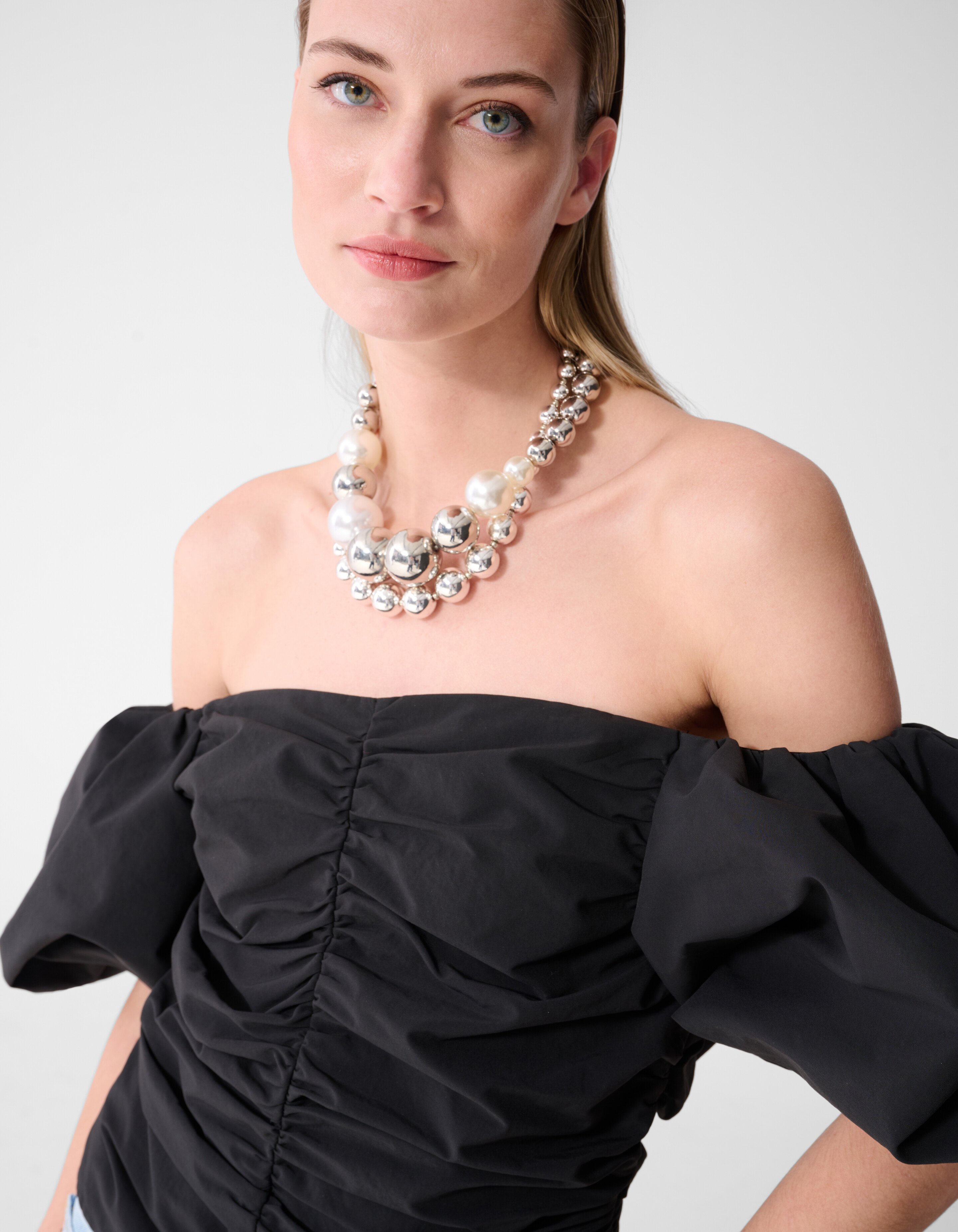 Geplooide Off Shoulder Top Zwart By Fred SHOEBY WOMEN