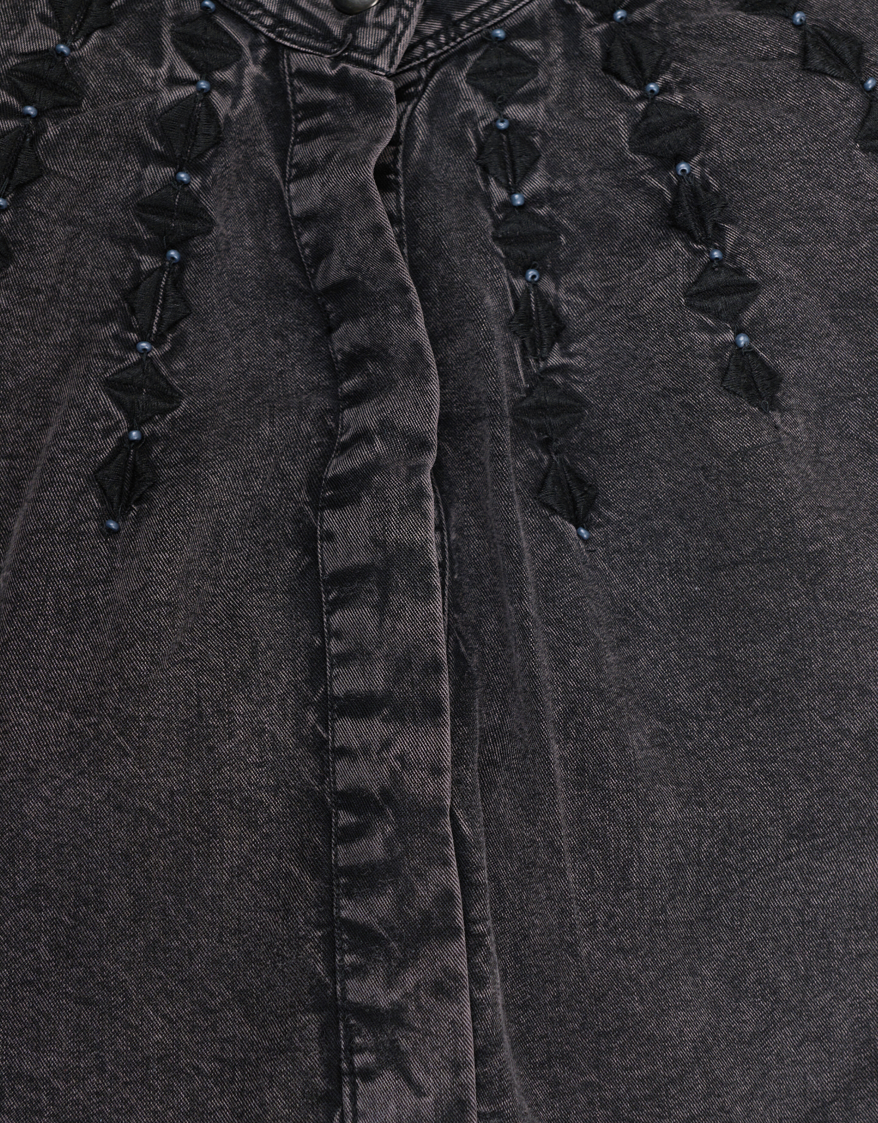 Embro Pleat Blouse EKSEPT