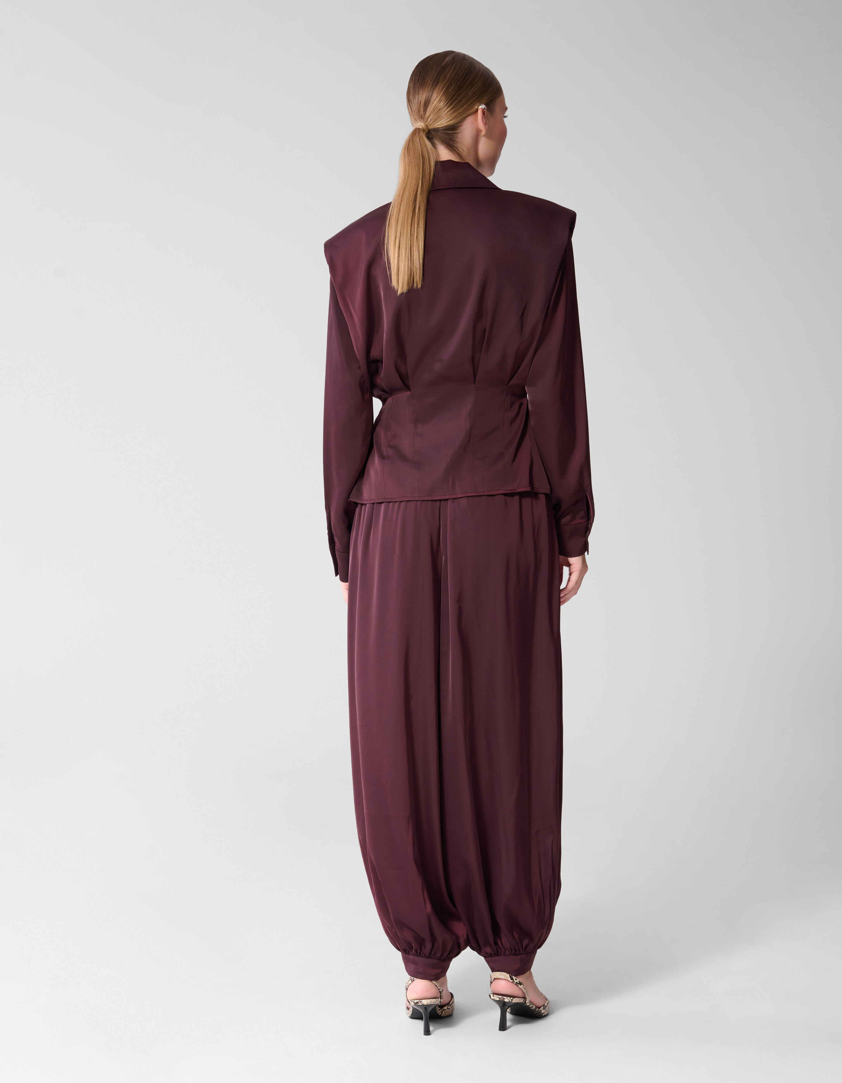 Satijnen Balloon Fit Broek Donkerrood By Mieke SHOEBY WOMEN