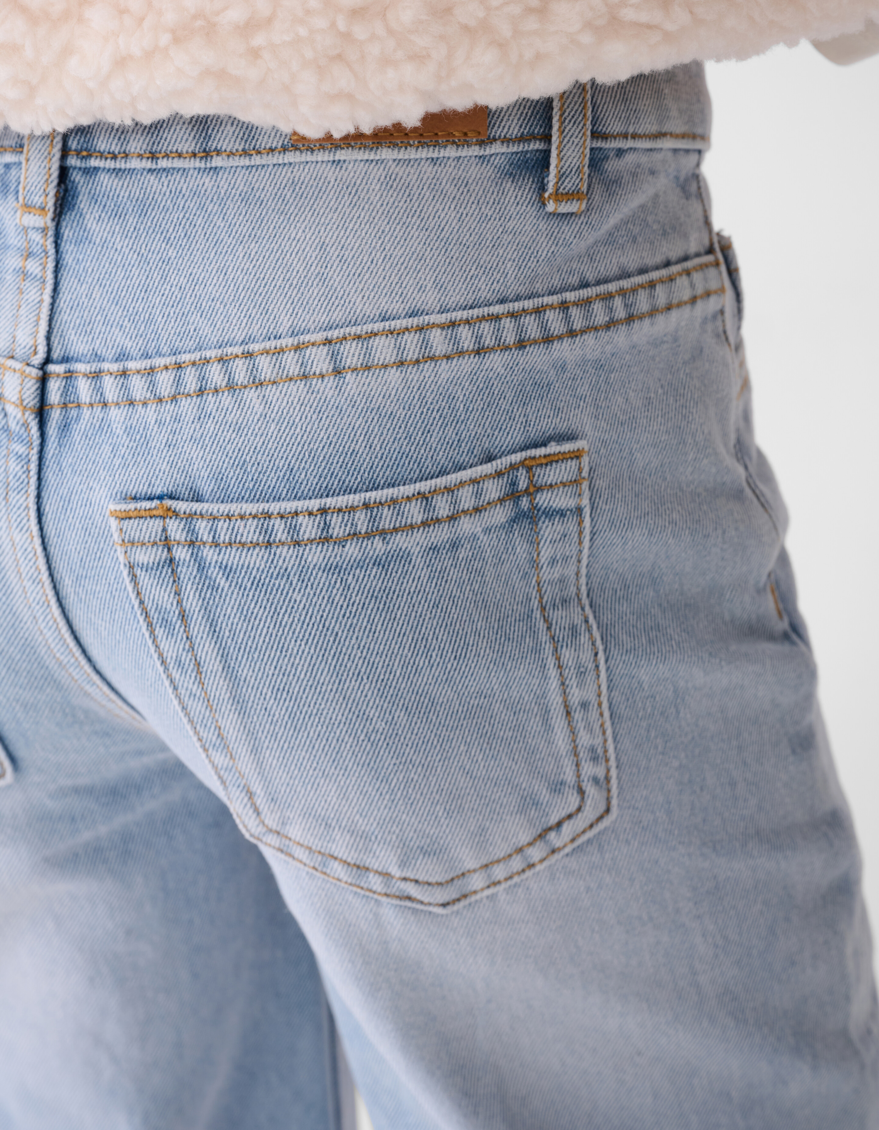 Ultra Wide Wavy Parel Jeans Bleached SHOEBY GIRLS