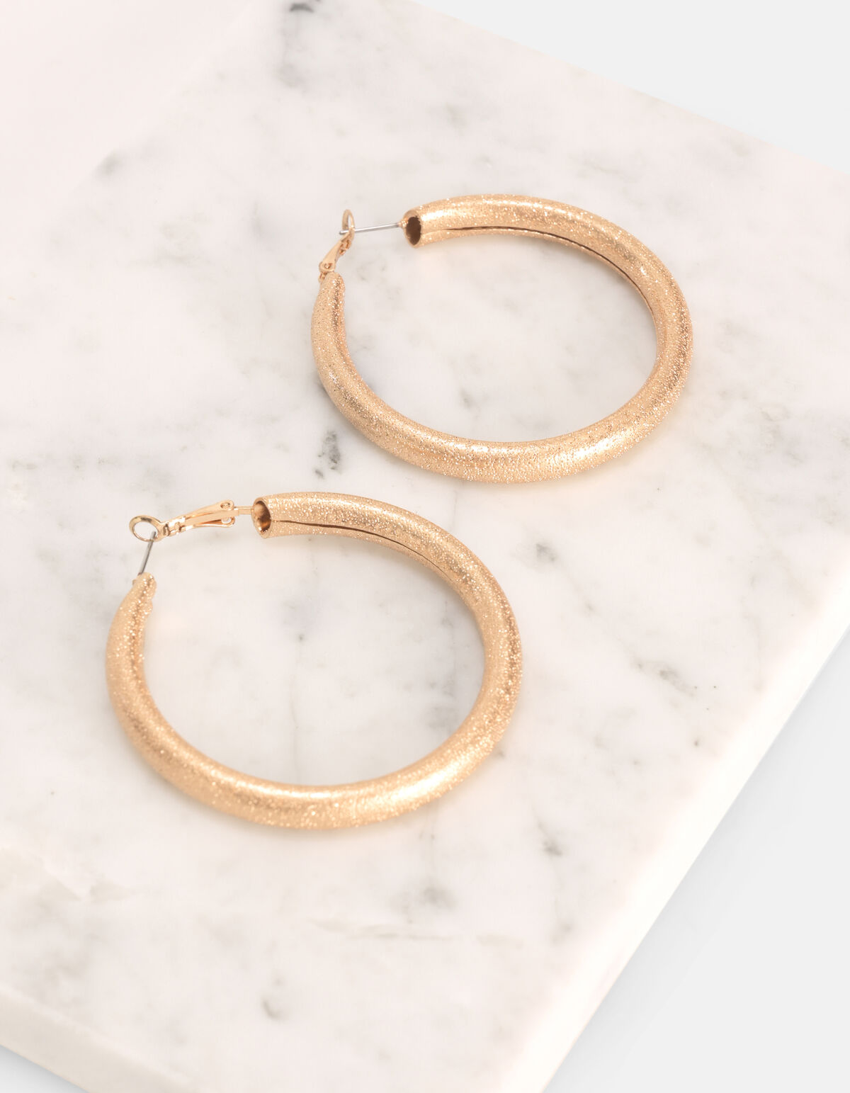 Big Brussed Hoop Oorbellen SHOEBY ACCESSOIRES