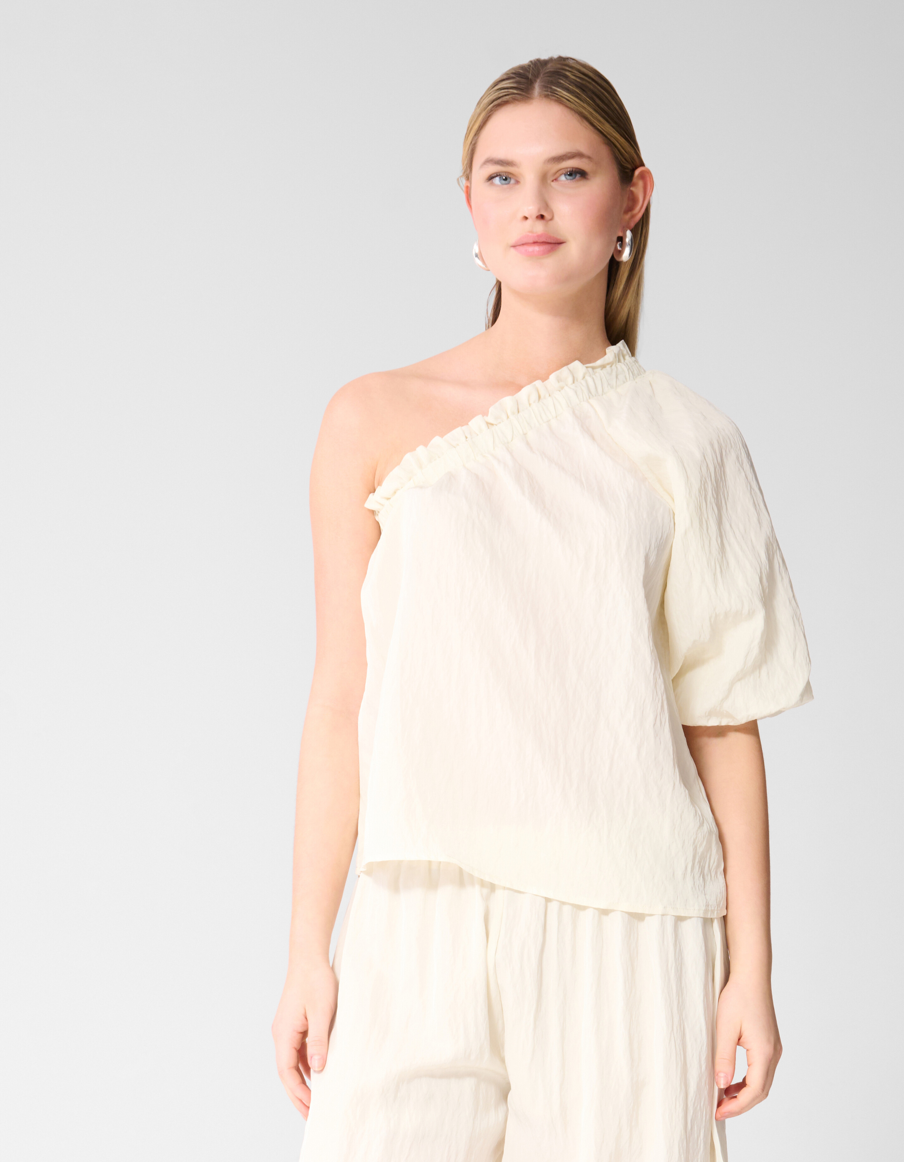 Asymmetrische Twist Puff Top Gebroken Wit SHOEBY WOMEN