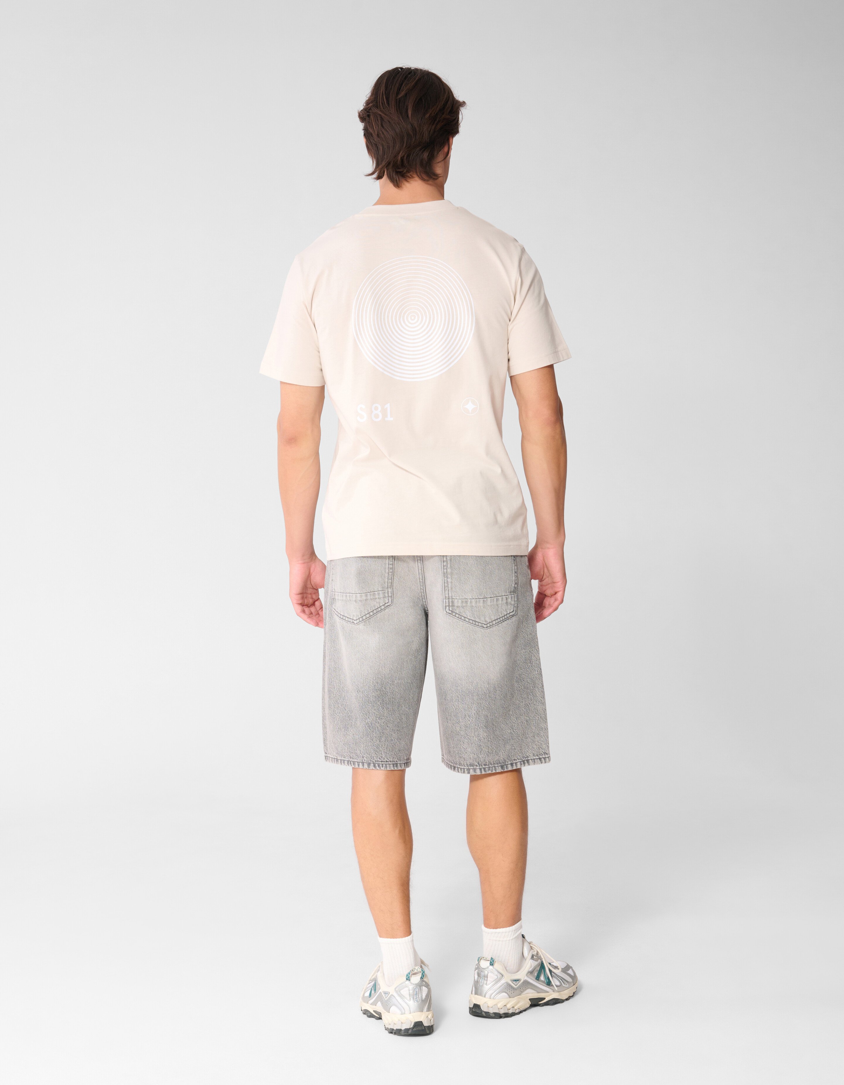 Logo Circle Artwork T-shirt Zand SHOEBY MEN
