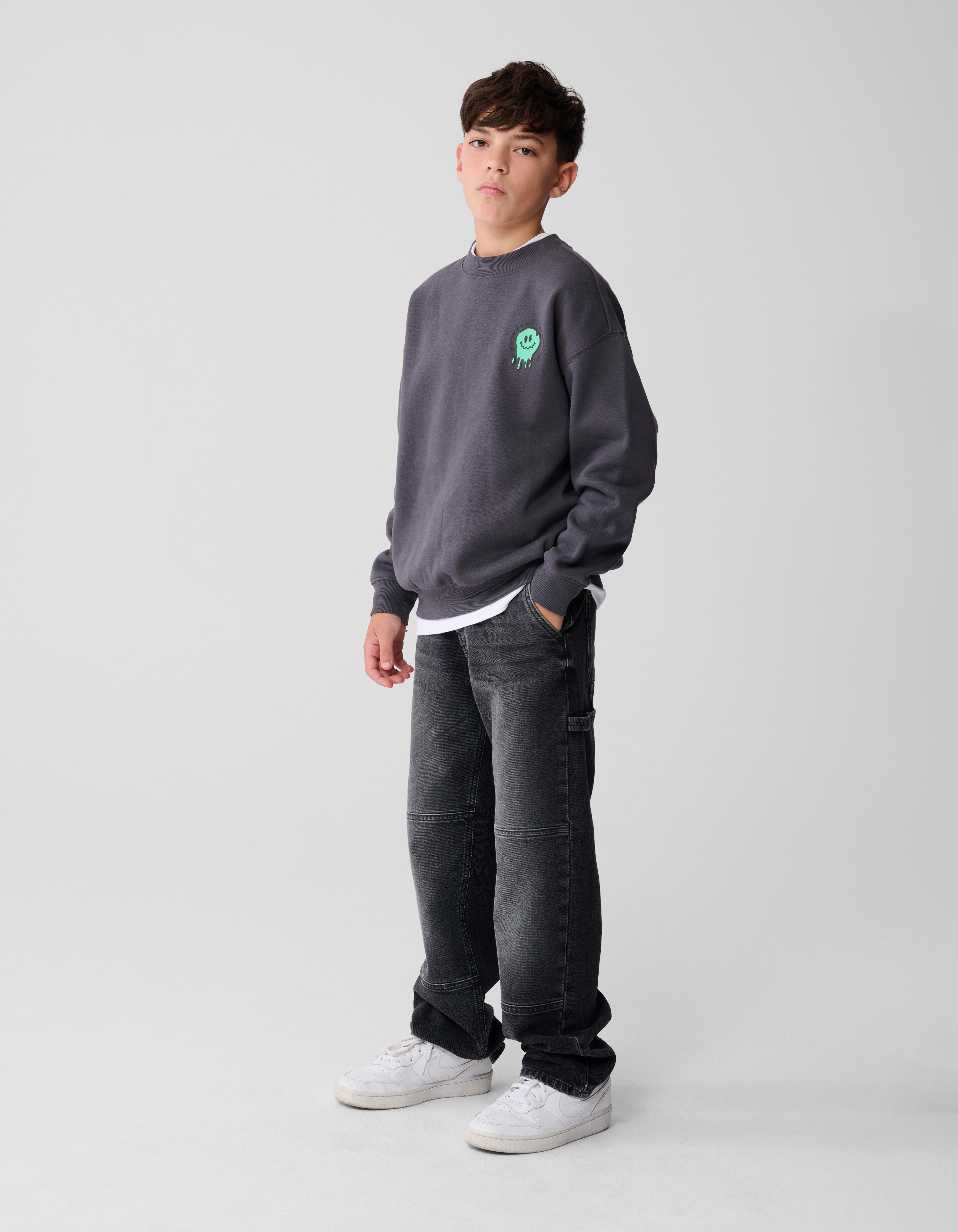 Smile Artwork Sweater Donkergrijs SHOEBY BOYS