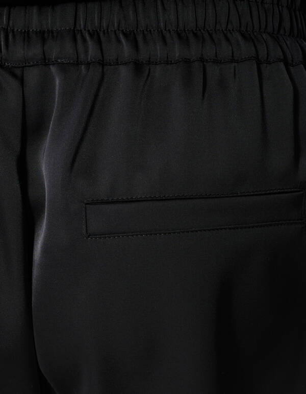 Satijnen Short Zwart By Monica SHOEBY WOMEN