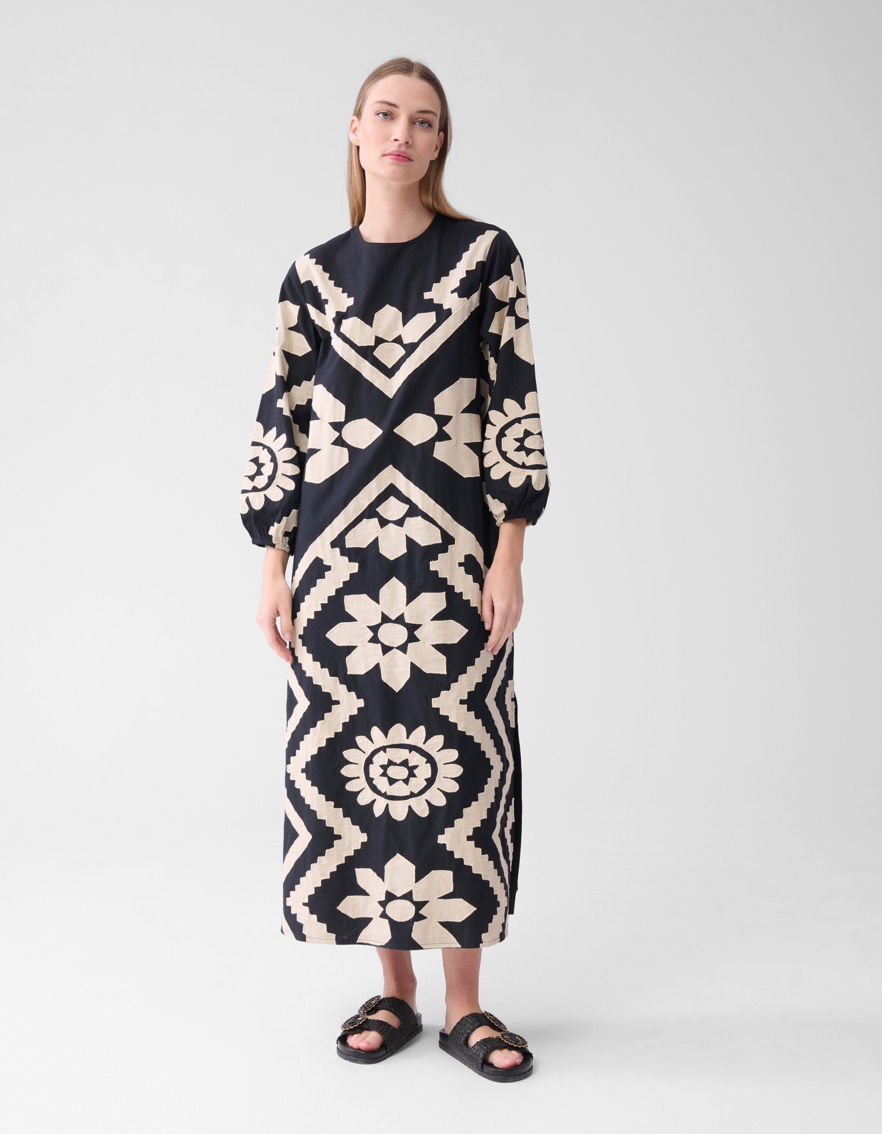 Patch Embroidery Jurk Zwart By Lonneke SHOEBY WOMEN