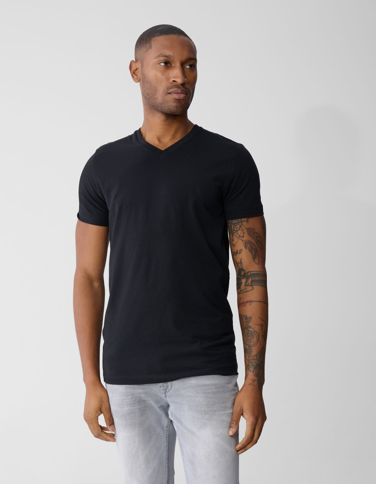 Basis V-hals T-shirt Zwart SHOEBY MEN