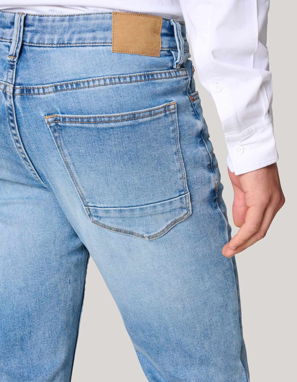 Straight Fit Light Jeans Bleached L32 SHOEBY MEN