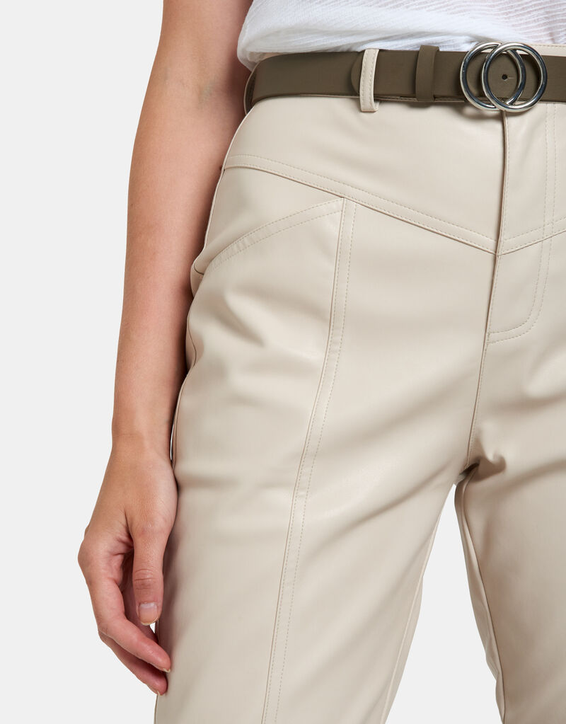 Move Broek