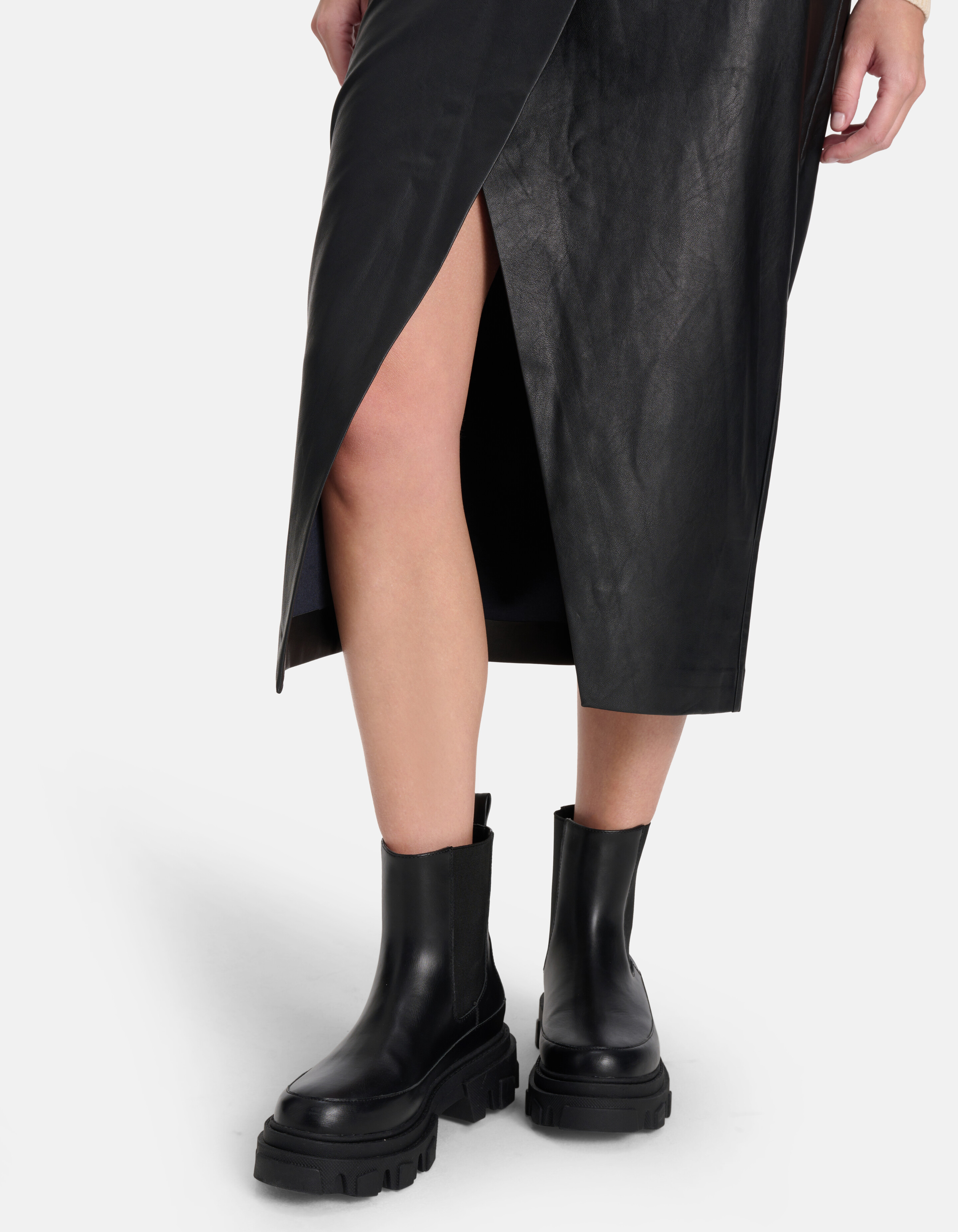 Vegan Leren Midi Rok Zwart By Mieke SHOEBY WOMEN