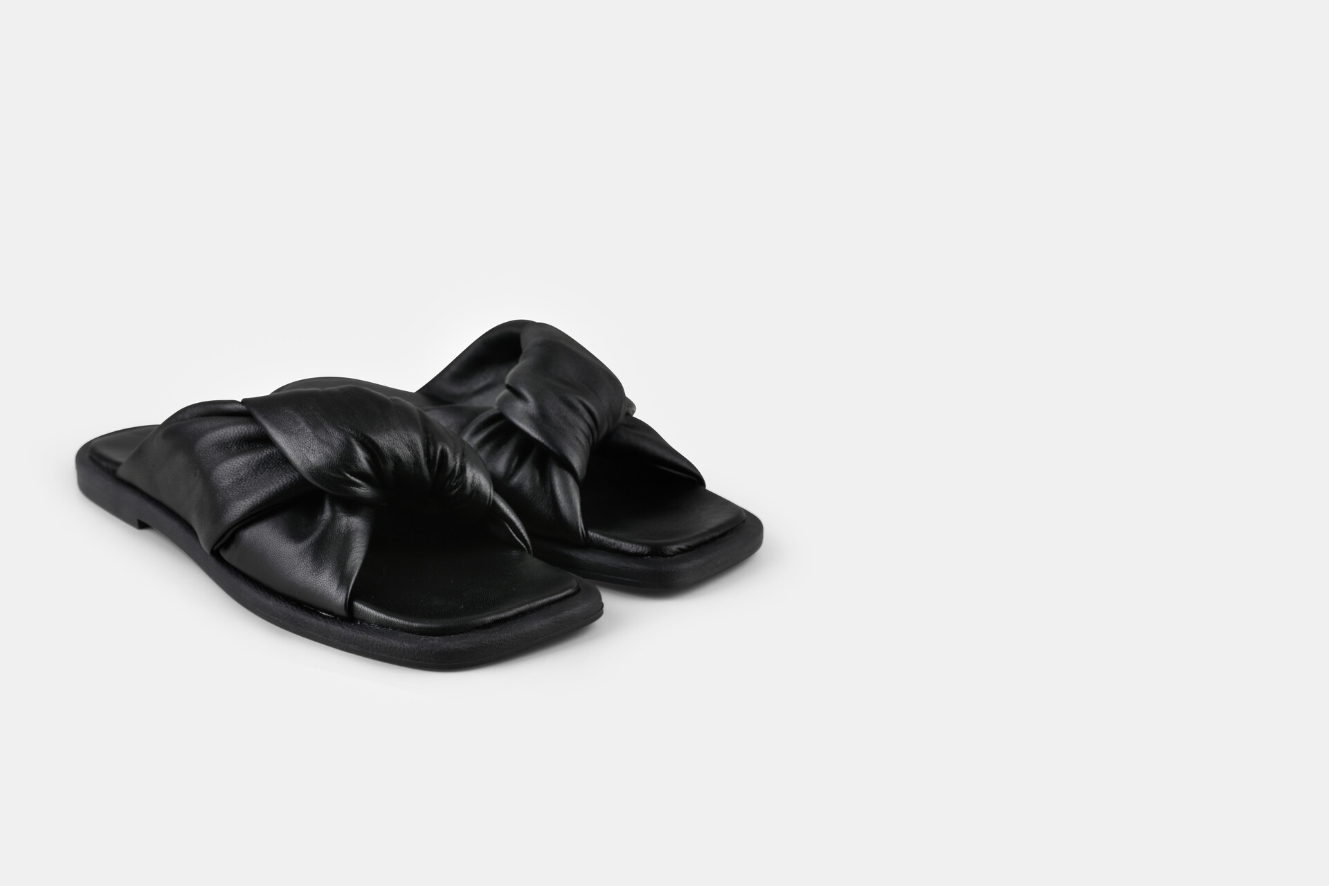Leather Knot Slipper SCHOENEN SHOEBY