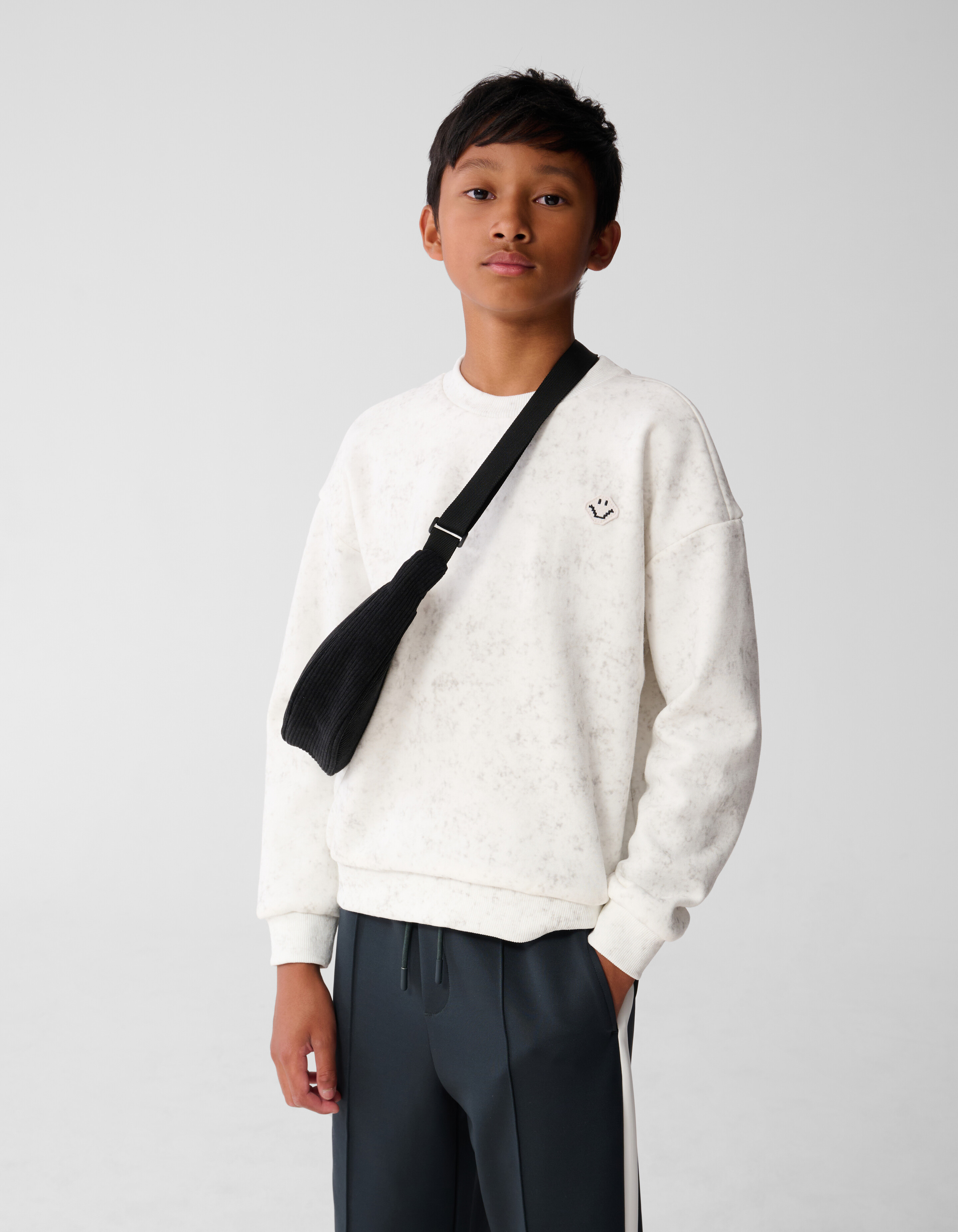 Printed Smiley Artwork Sweater Wit SHOEBY BOYS