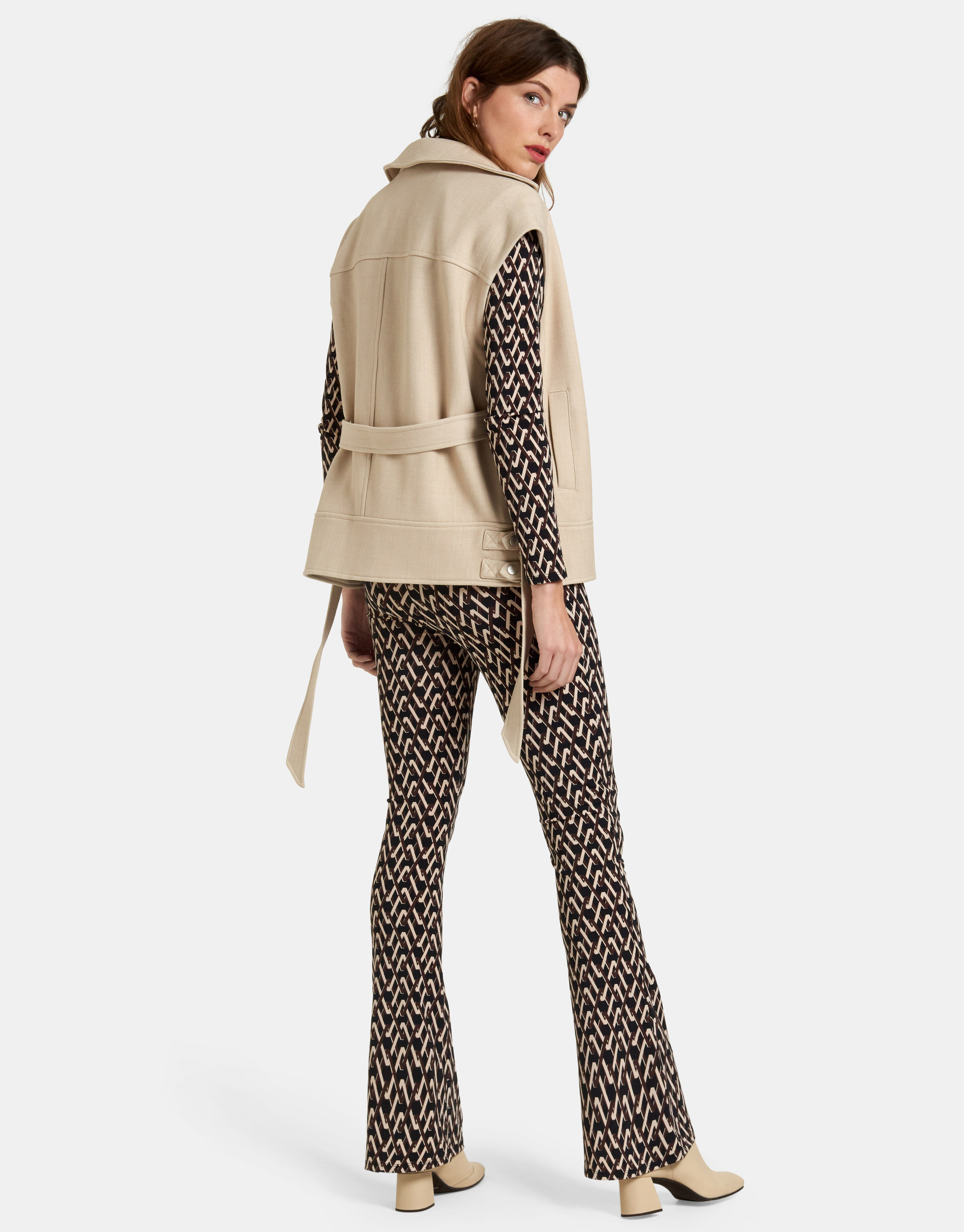 Sleeveless Jacket EKSEPT