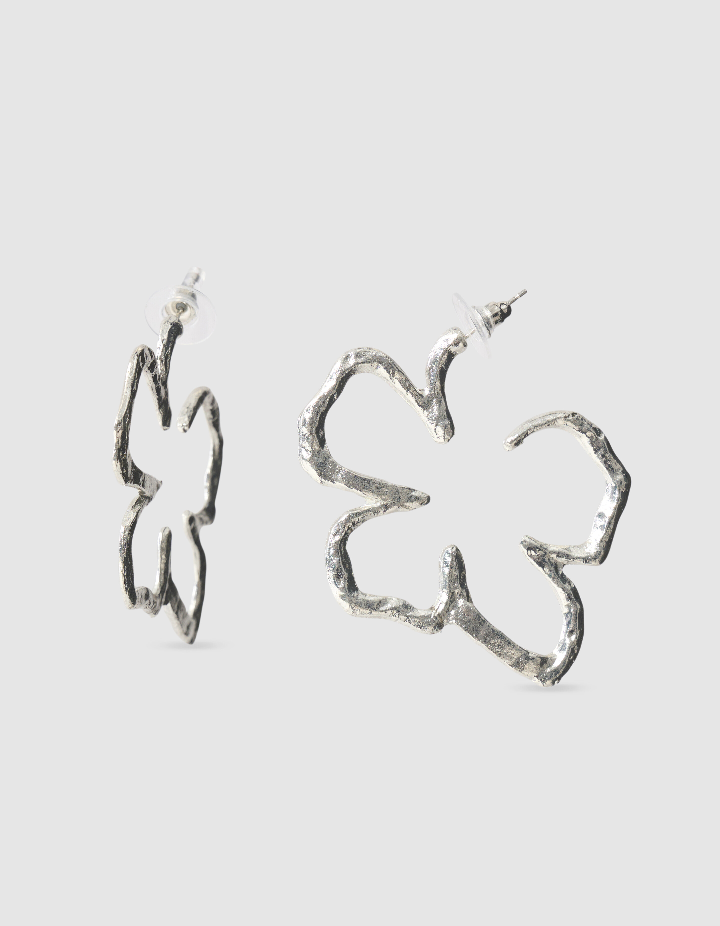 Flat Hammerd Flower Oorbellen Zilver SHOEBY ACCESSOIRES