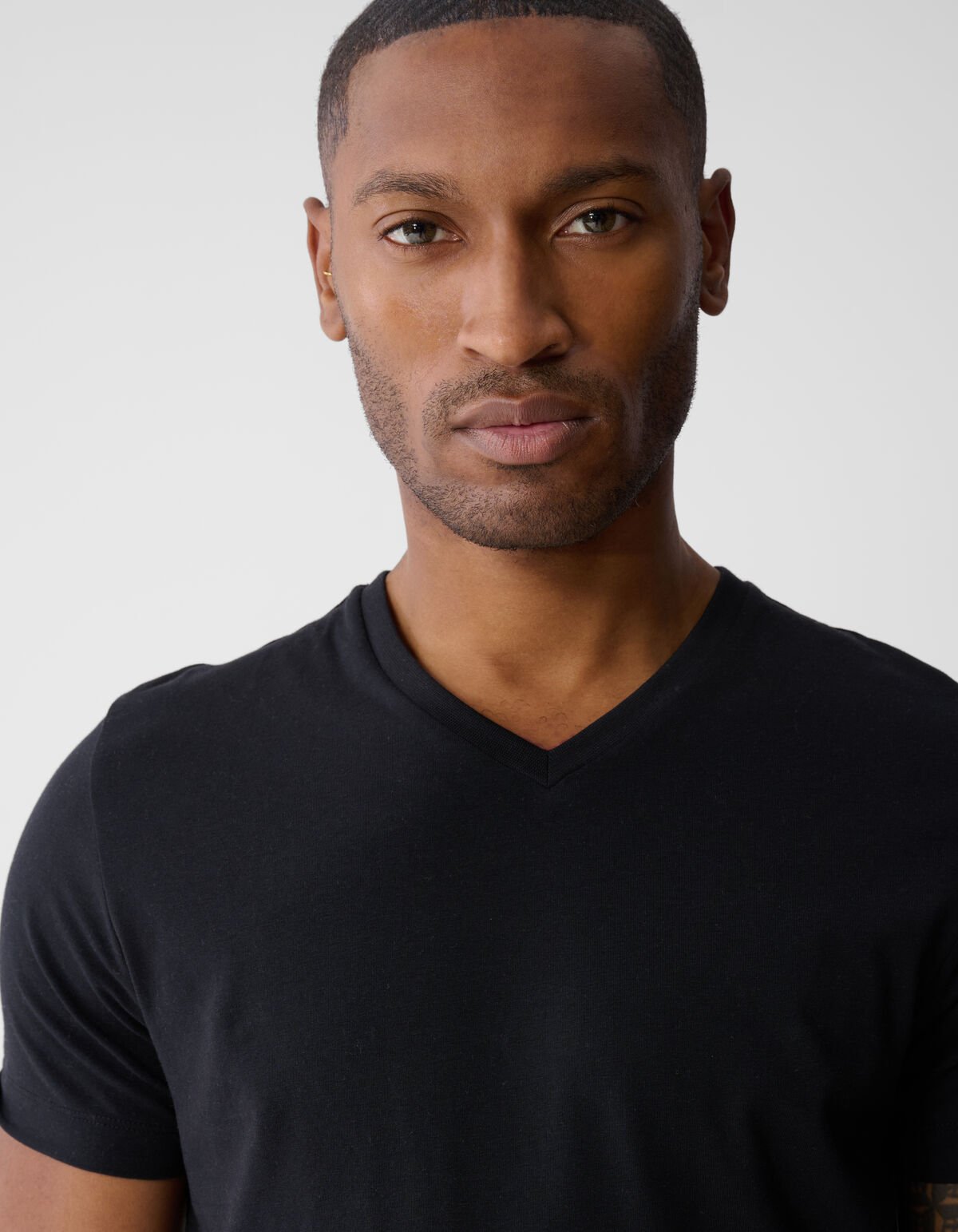 Basis V-hals T-shirt Zwart SHOEBY MEN