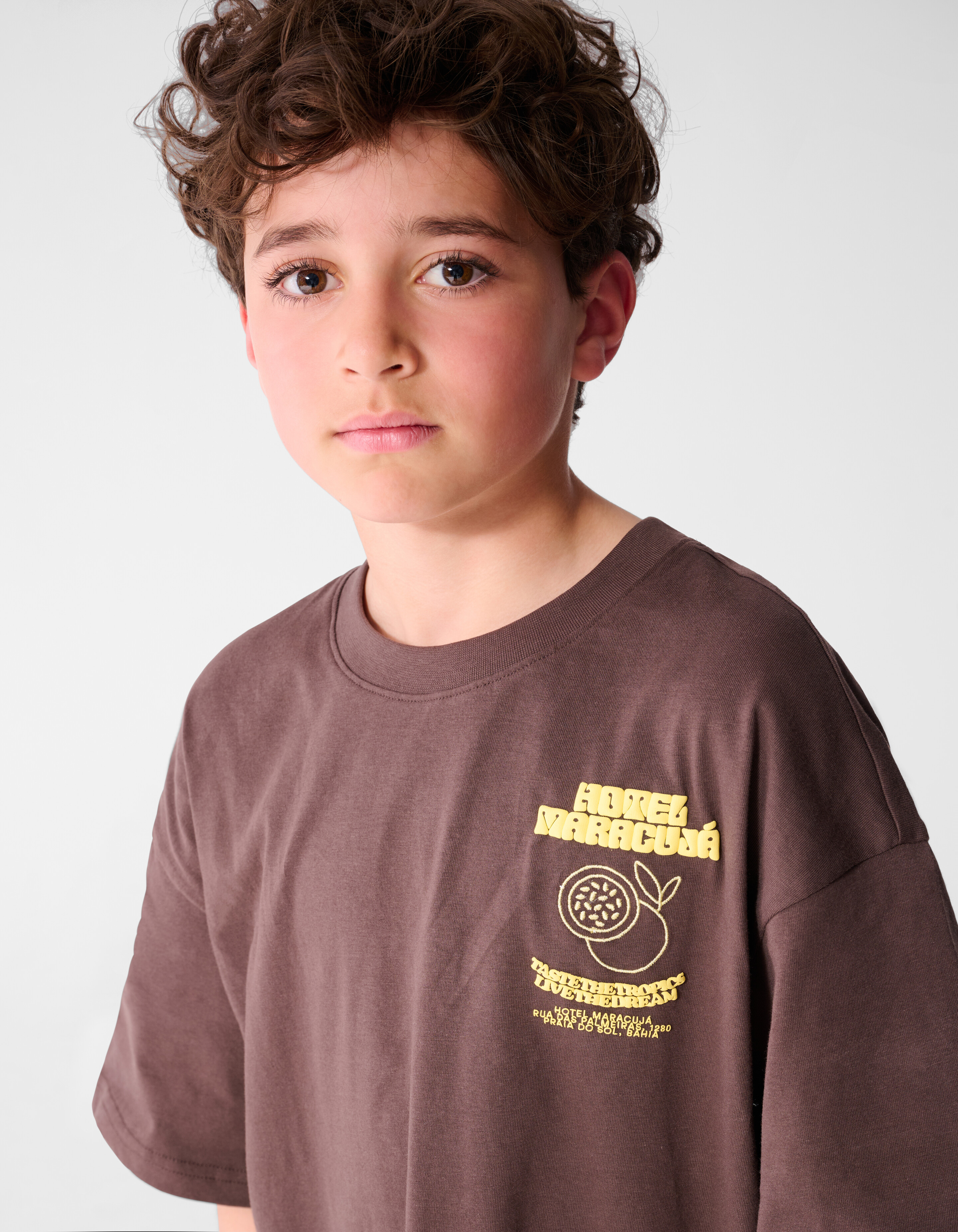 Hotel Artwork T-shirt Donkerbruin SHOEBY BOYS