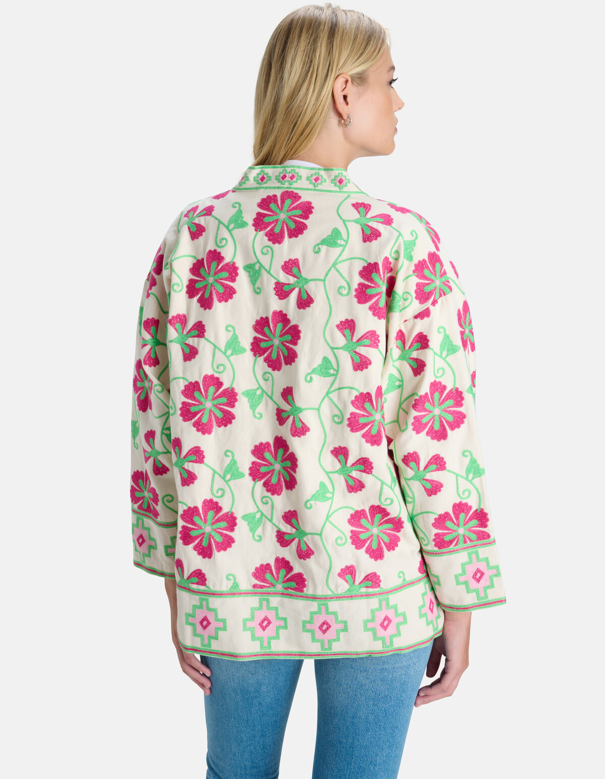 Embroidery Kimono By Lonneke EKSEPT