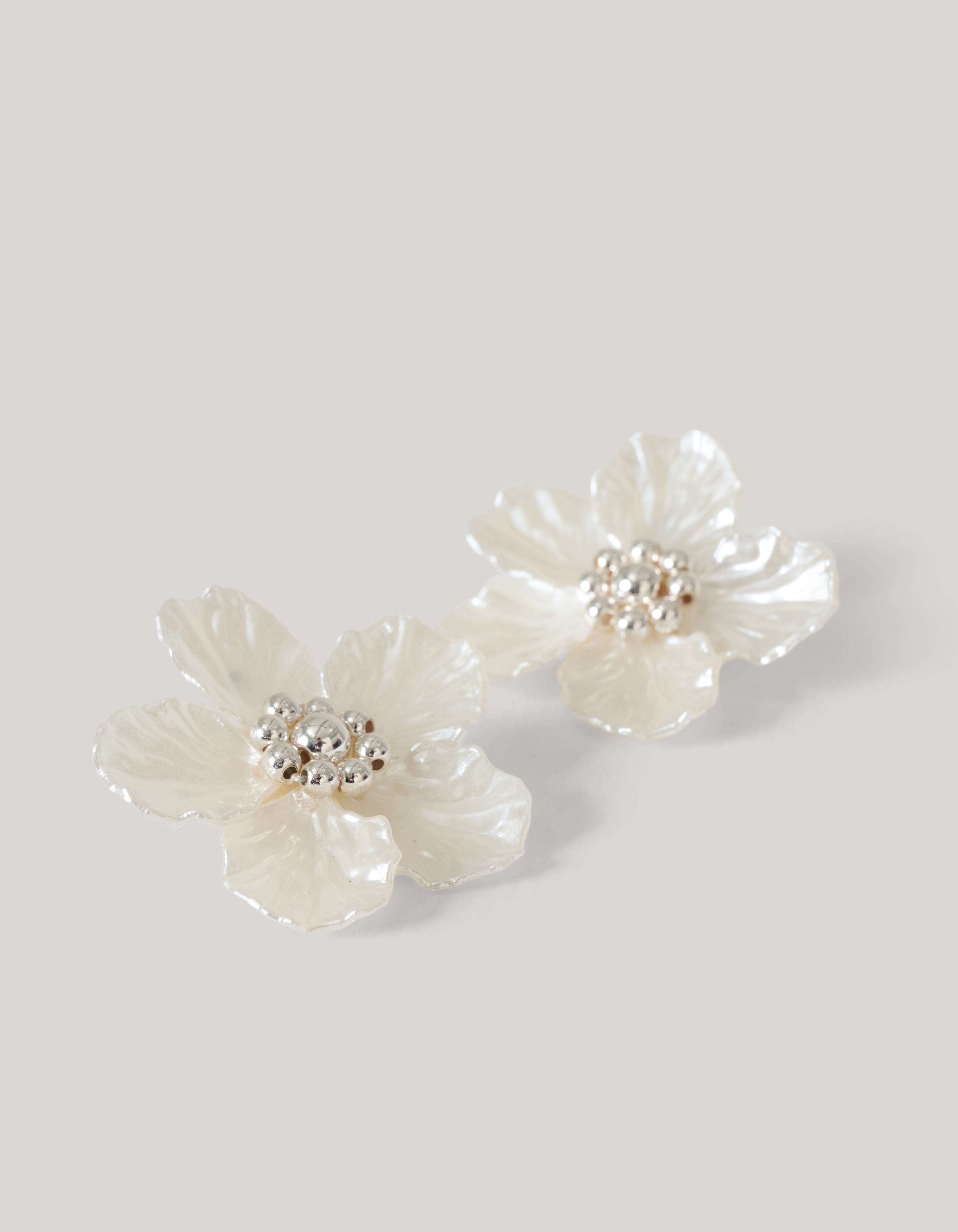 Flower Oorbellen Gebroken Wit SHOEBY ACCESSOIRES