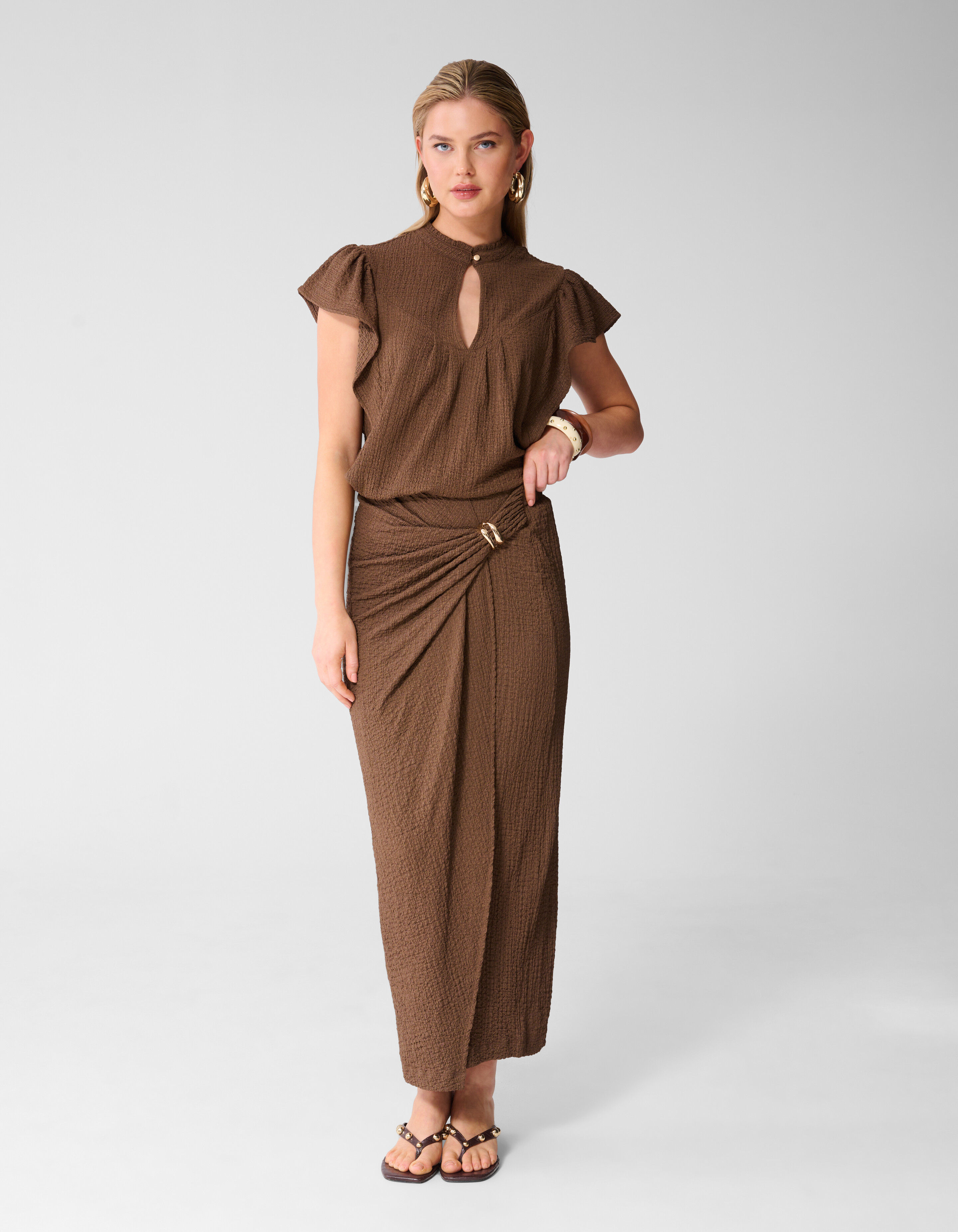 Crinkle Ruffle Top Bruin SHOEBY WOMEN