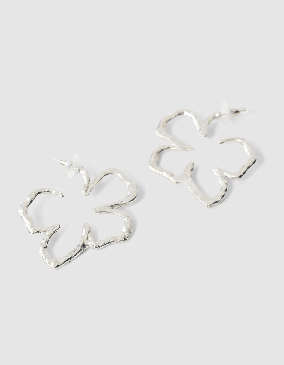 Flat Hammerd Flower Oorbellen Zilver SHOEBY ACCESSOIRES