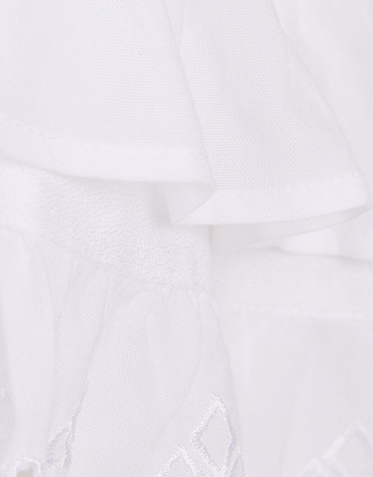 Embroidery Halter Top Wit SHOEBY GIRLS