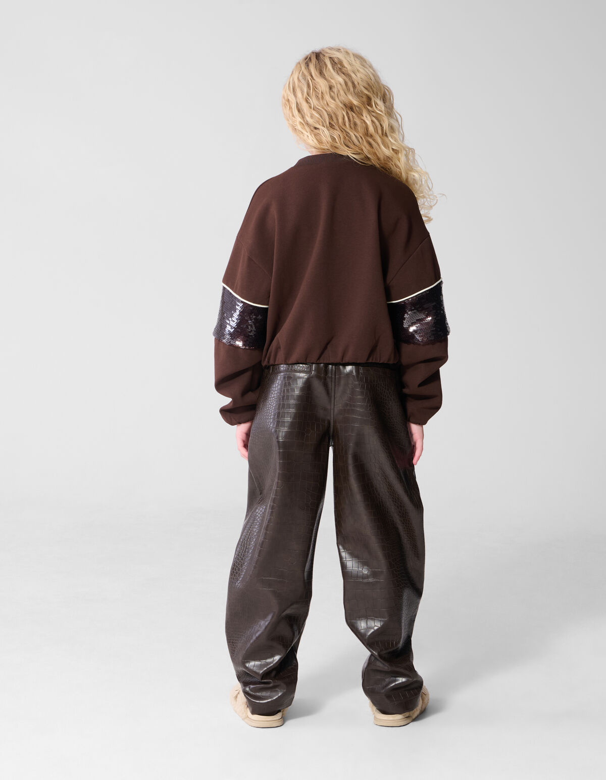 Sporty Pailletten Sweater Bruin SHOEBY GIRLS
