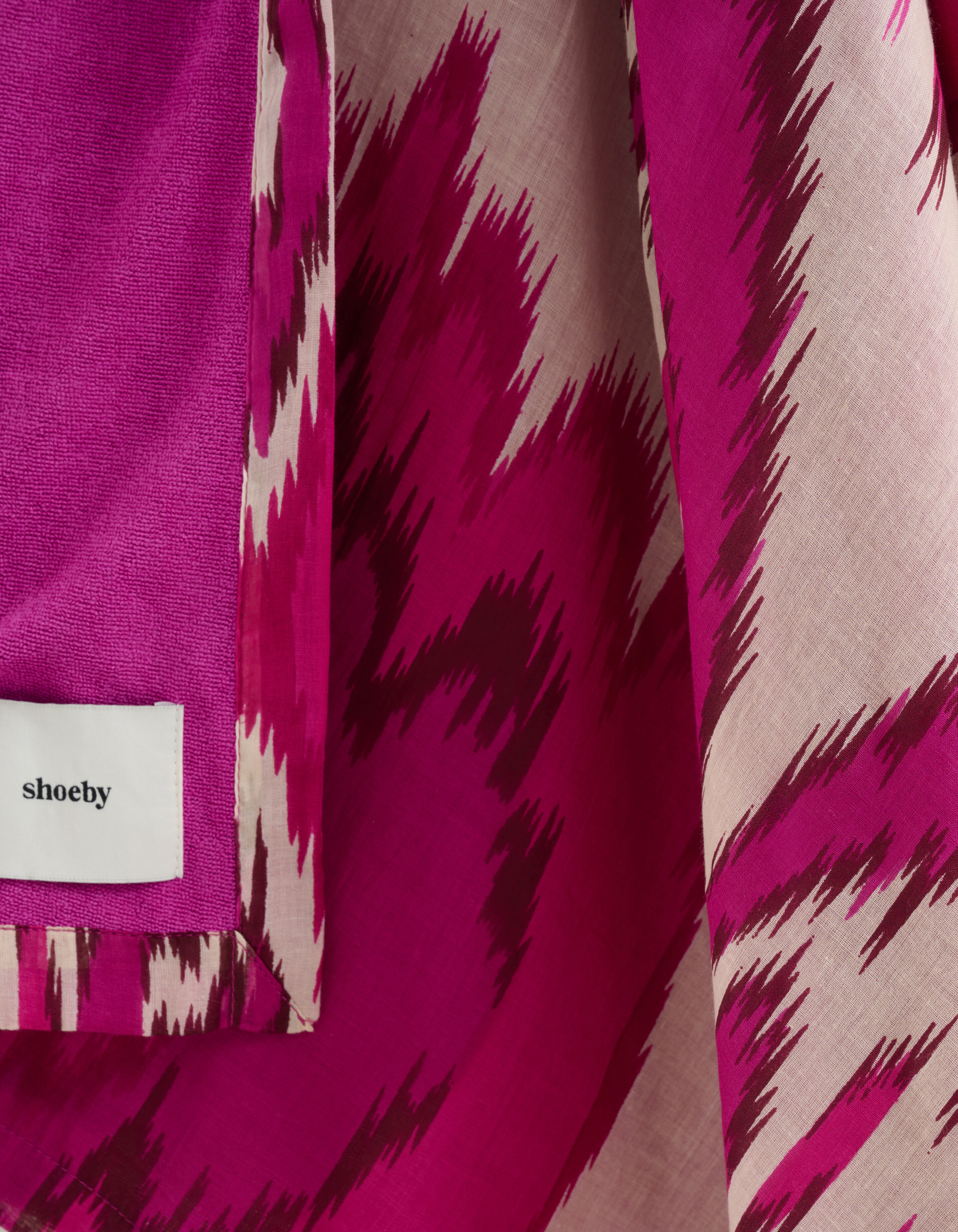 Grafische Print Badhanddoek Roze SHOEBY ACCESSOIRES