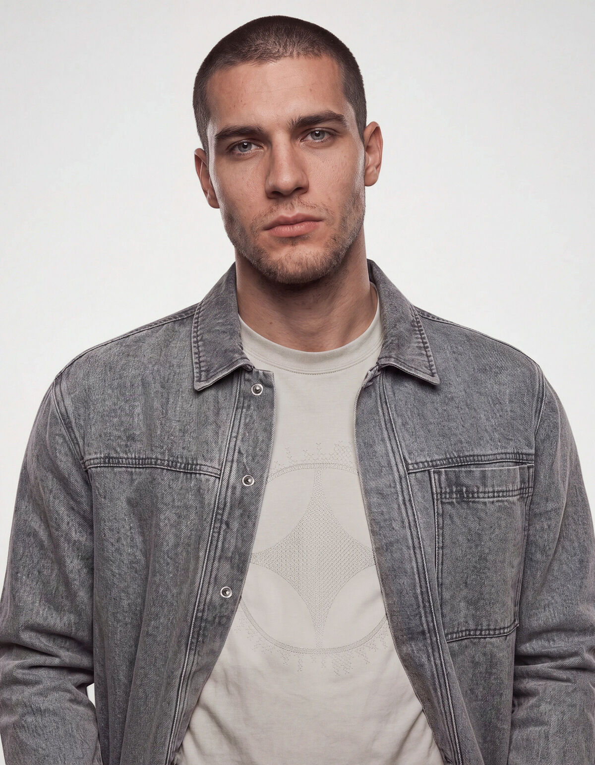 Relaxed Washed Denim Overshirt Grijs SHOEBY MEN