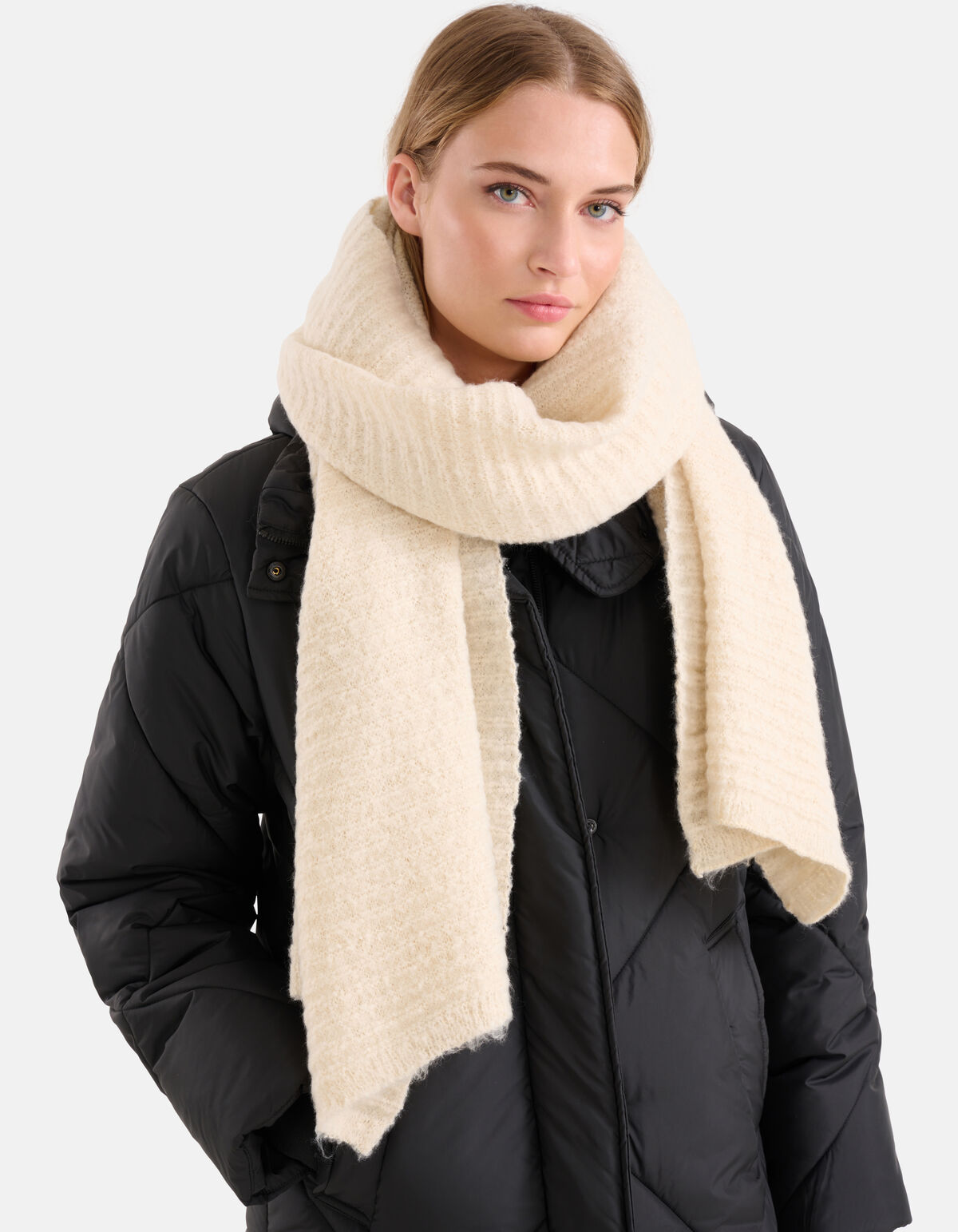 Gebreide Rib Sjaal Gebroken Wit SHOEBY ACCESSOIRES