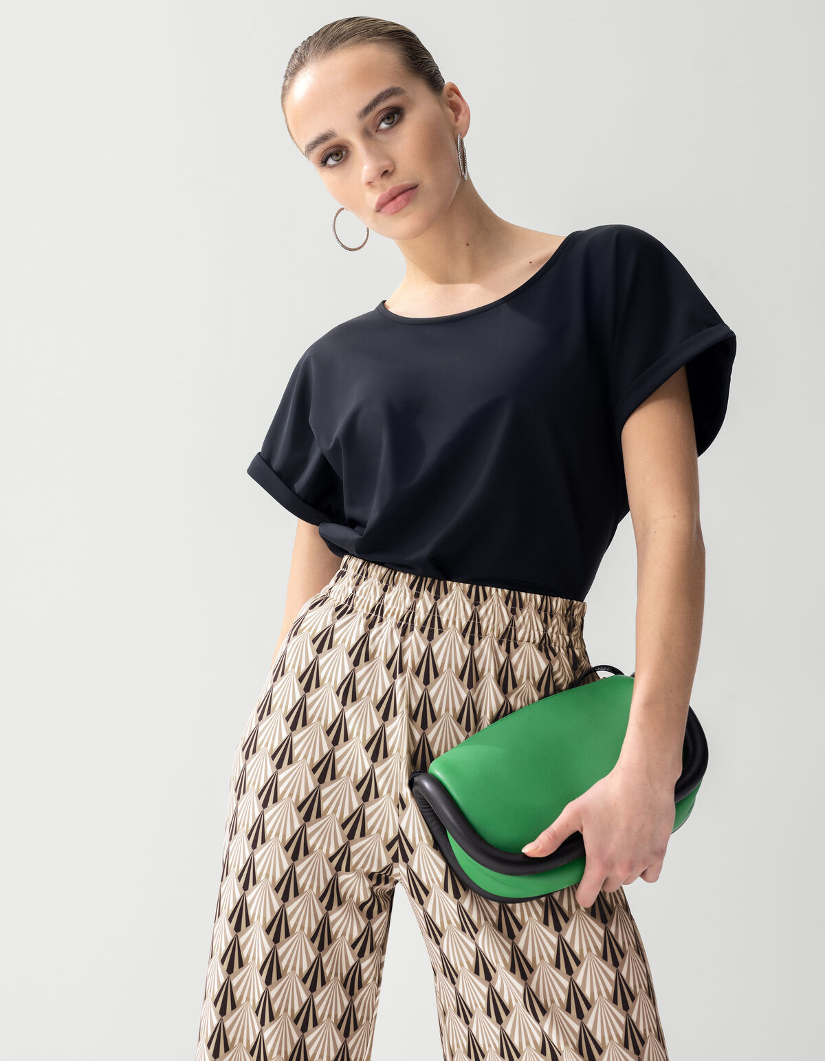 Travel T-shirt Zwart By Mieke SHOEBY WOMEN