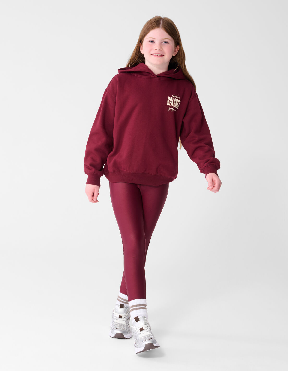 Balance Artwork Hoodie Donkerrood SHOEBY GIRLS