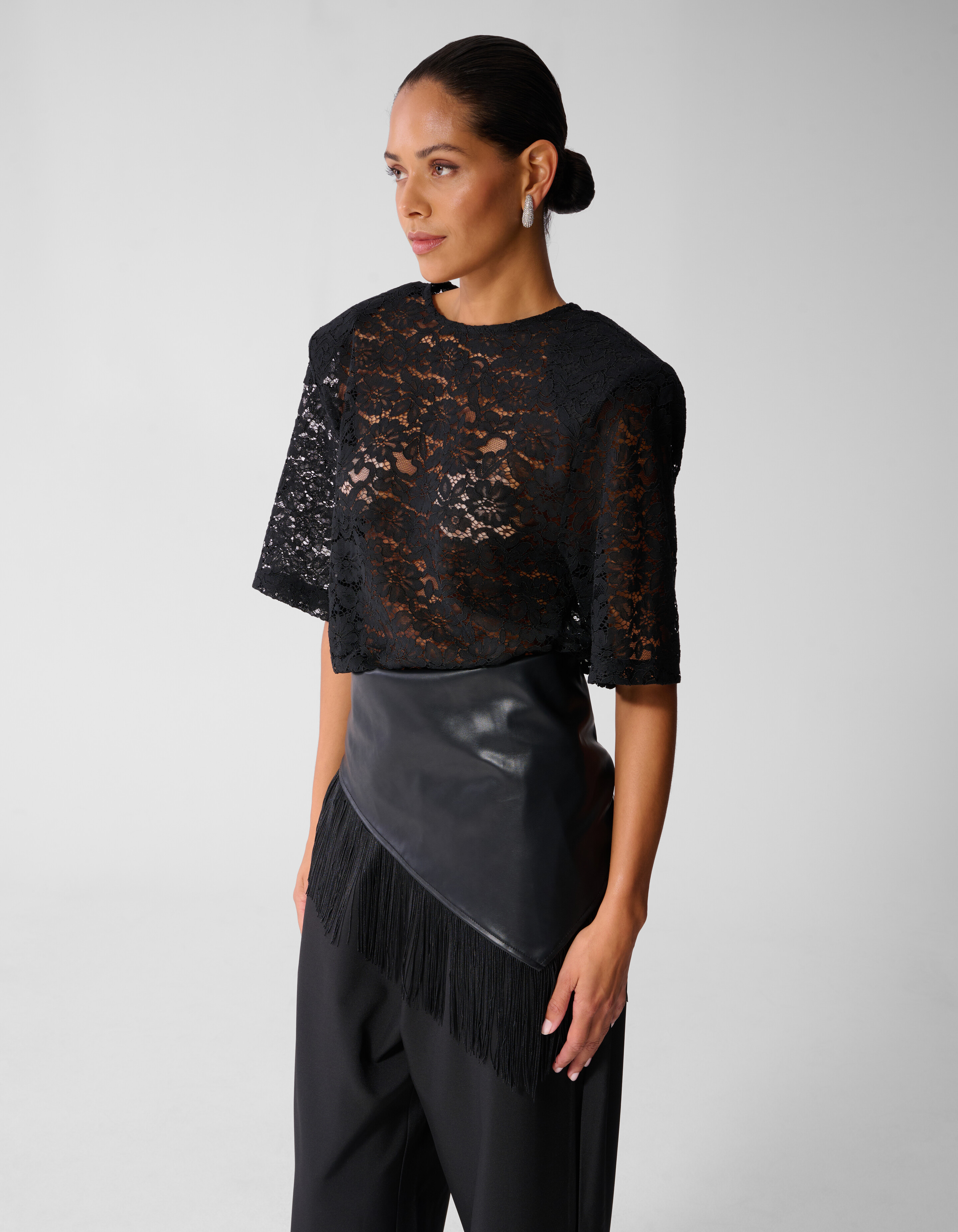 Lace Shoulder Top Zwart SHOEBY WOMEN