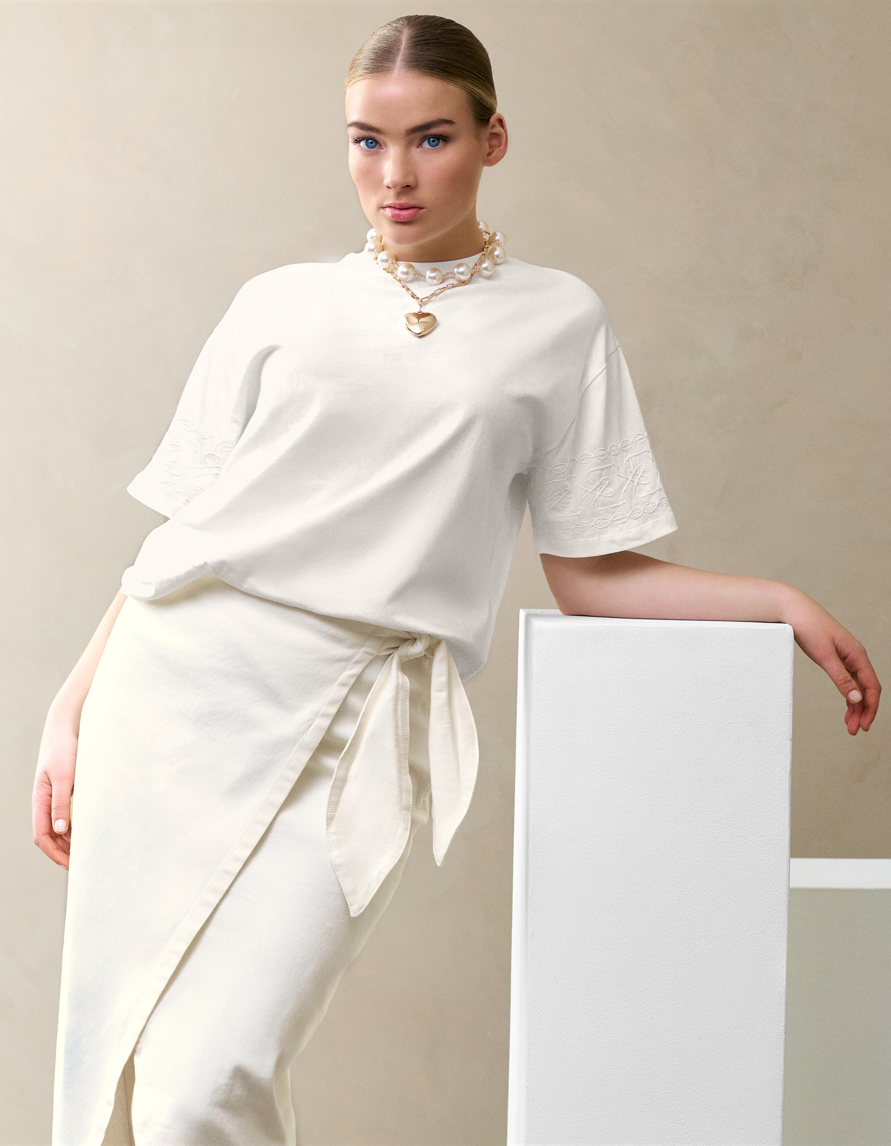 Cord Embroidery T-shirt Gebroken Wit By Fred SHOEBY WOMEN