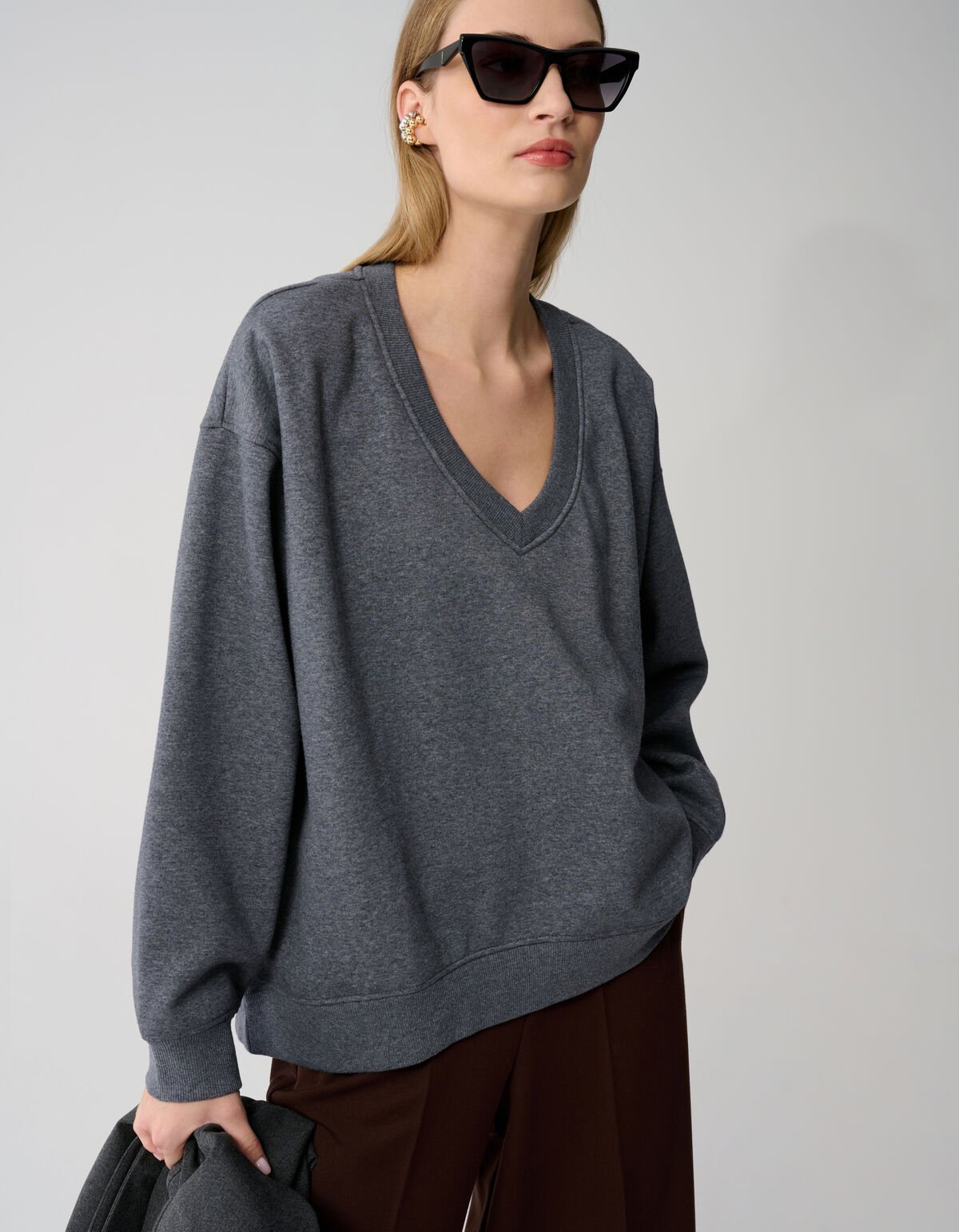 Oversized V-hals Sweater Donkergrijs By Lonneke SHOEBY WOMEN