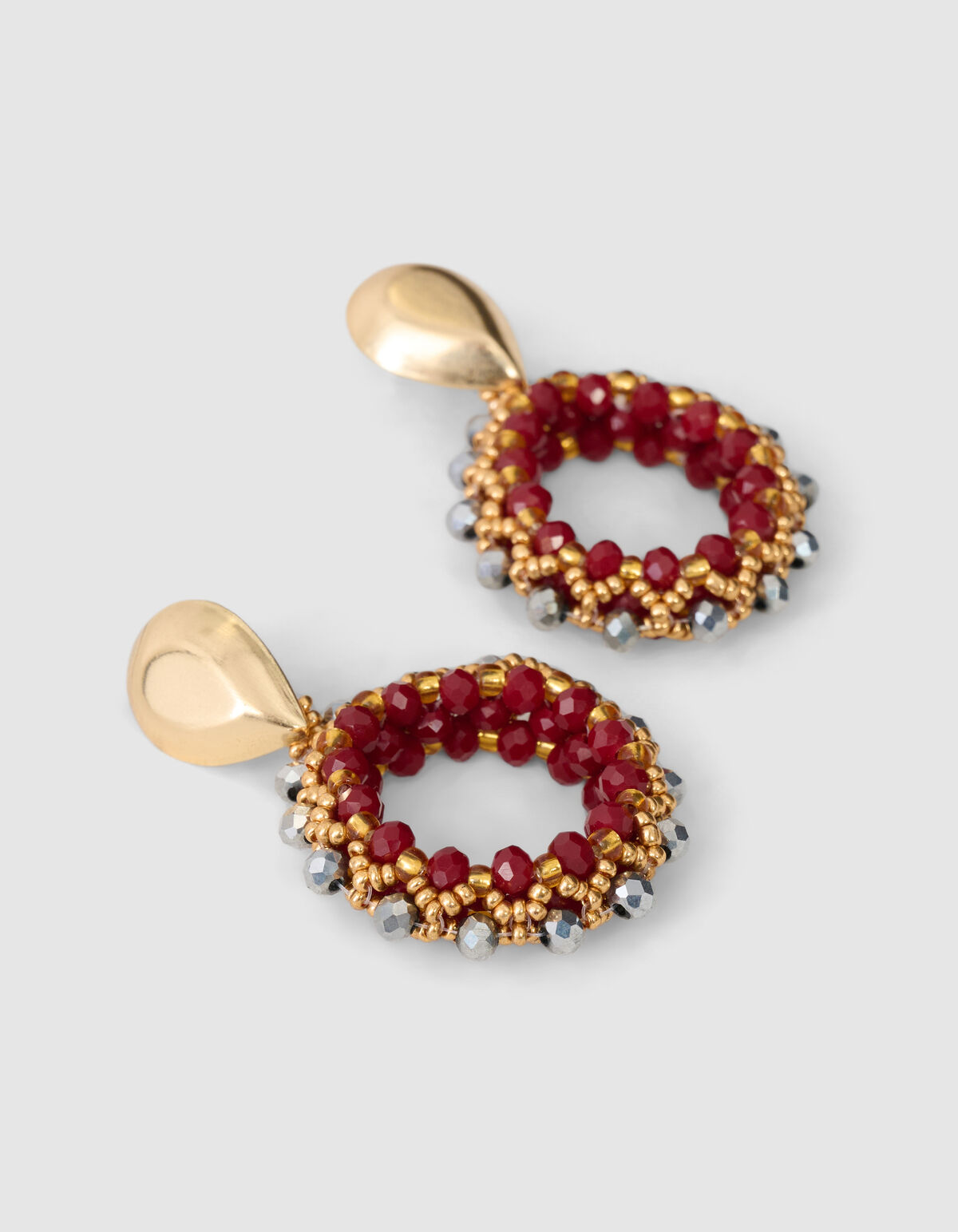 Beaded Oval Oorbellen Rood SHOEBY ACCESSOIRES