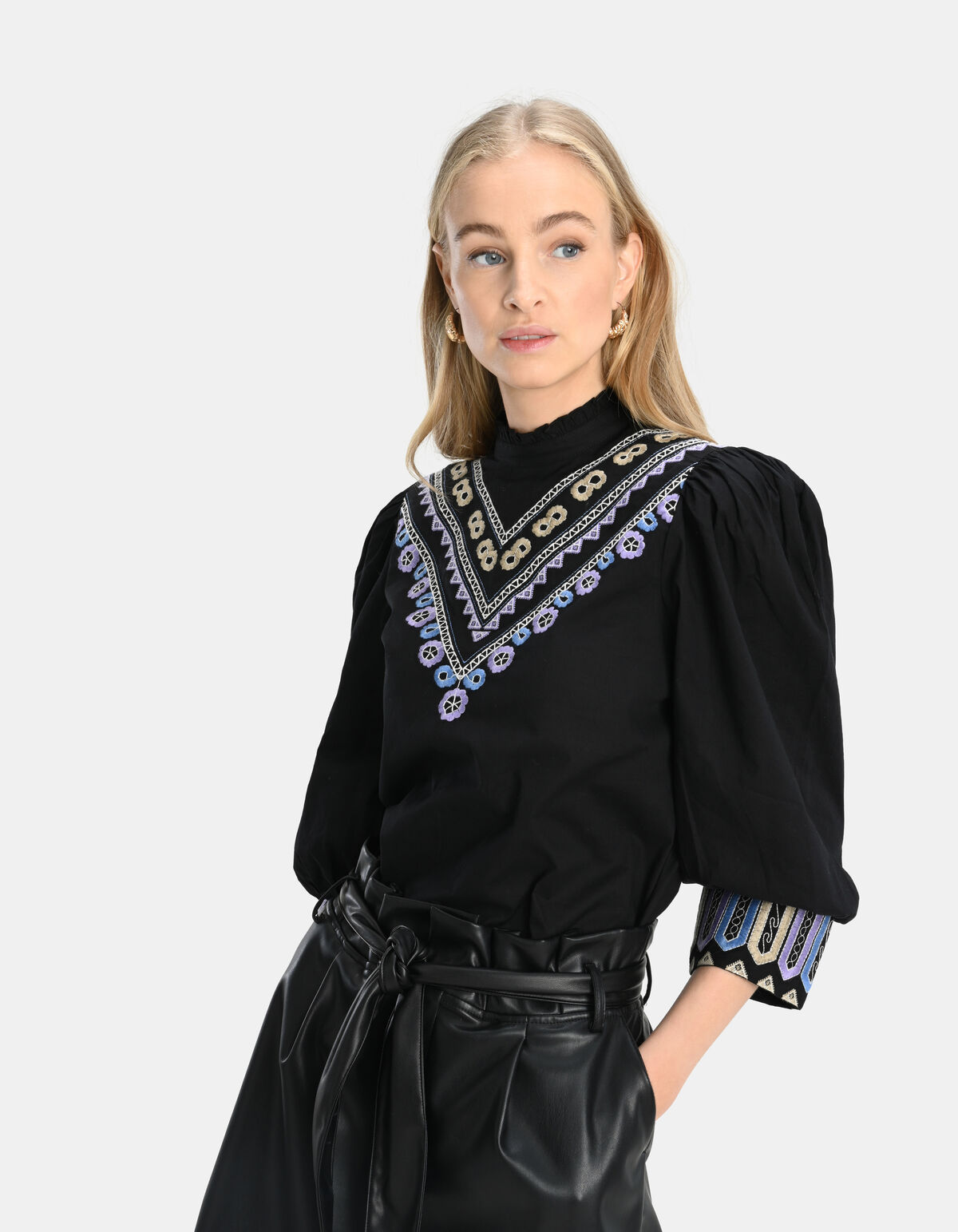 Voile Embroidery Top SHOEBY WOMEN