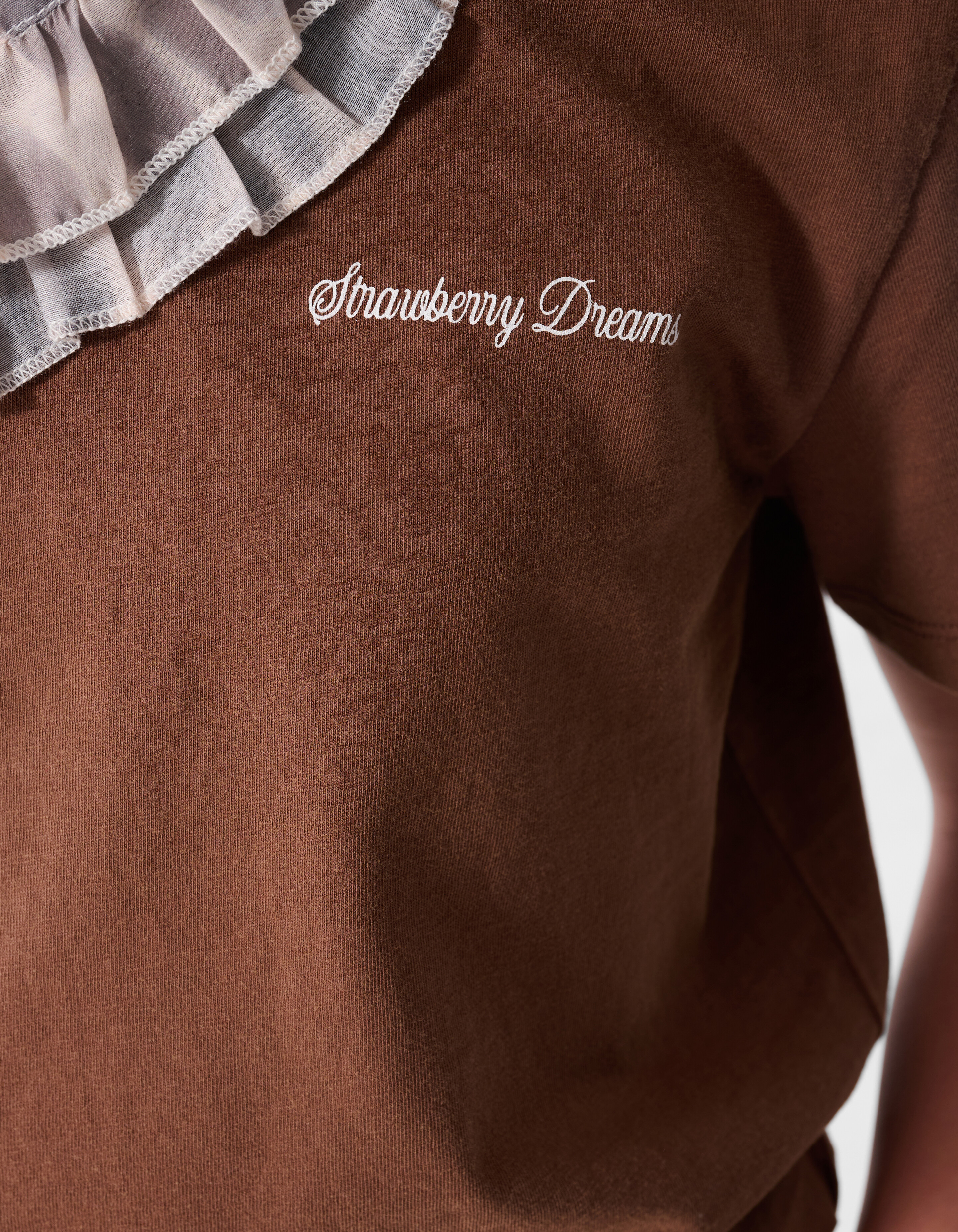 Strawberry Dream Artwork T-shirt Bruin SHOEBY GIRLS