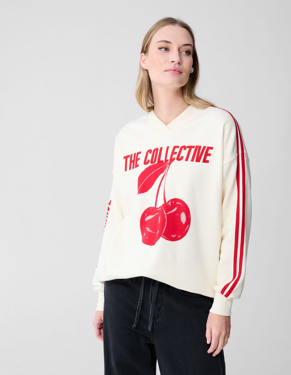 Oversized Cherry Artwork Sweater Gebroken Wit SHOEBY WOMEN